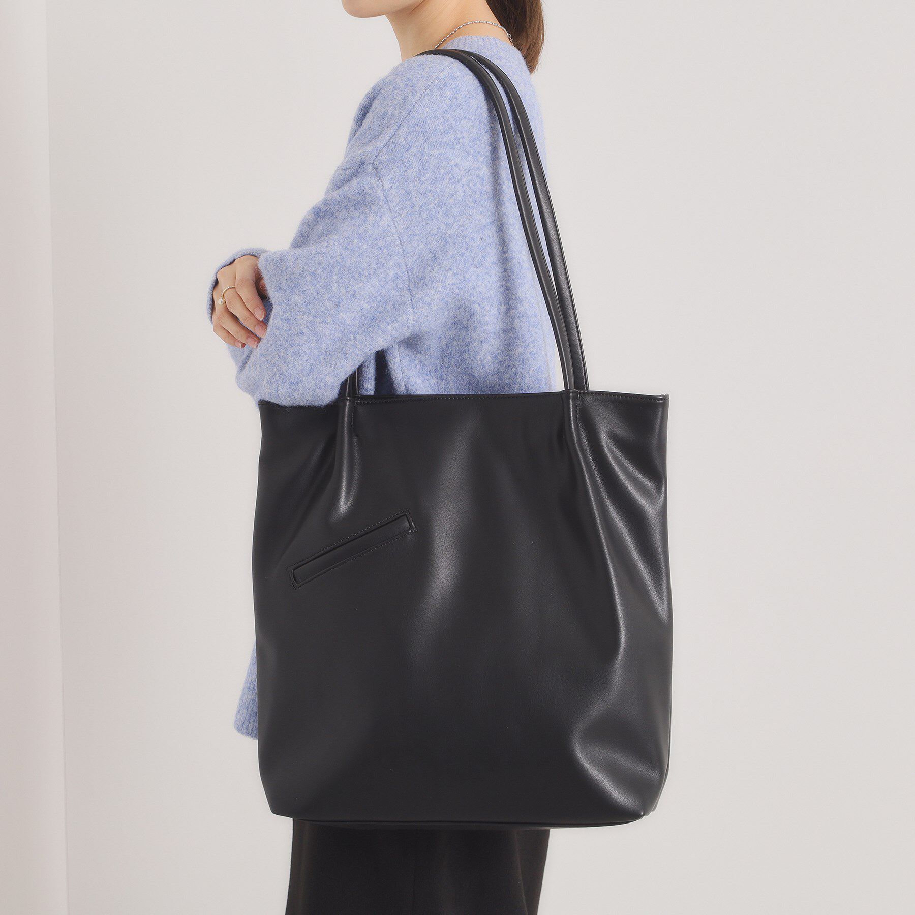 ITS&rsquo;DEMO「【A4対応】PUサブトート」|トートバッグ|ブラック(019)