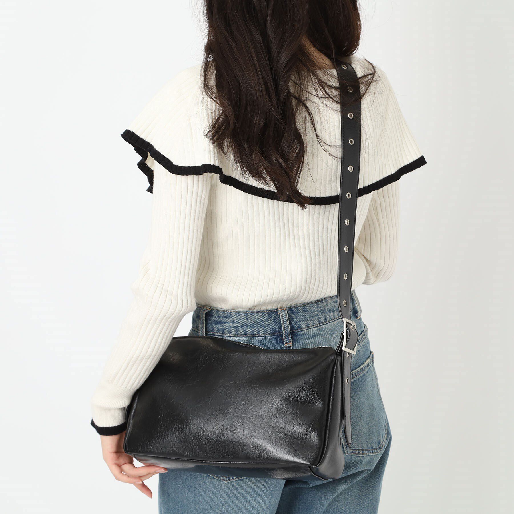 Ober Tashe「バックルショルダーバッグ」|ショルダー・メッセンジャー|