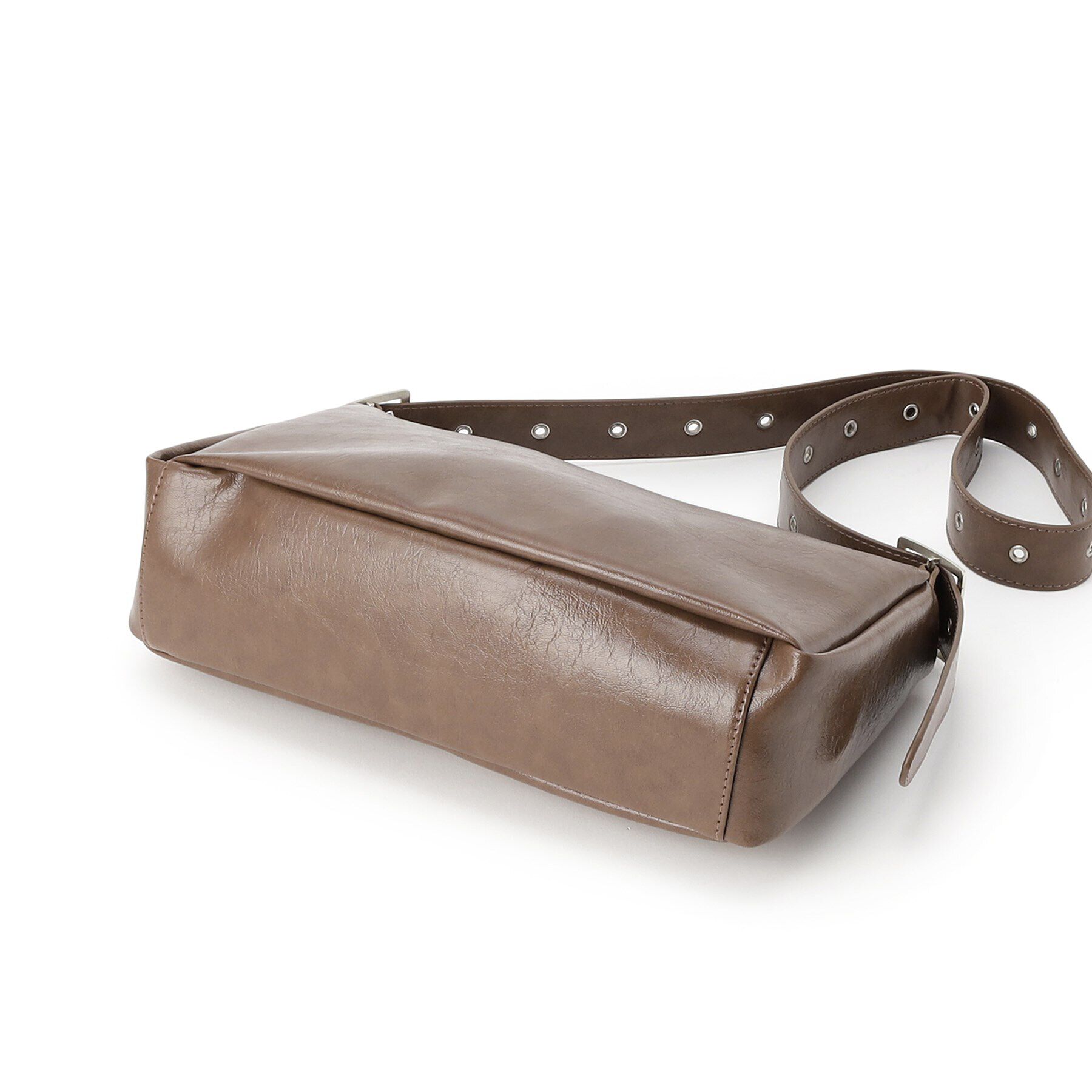 Ober Tashe「バックルショルダーバッグ」|ショルダー・メッセンジャー|