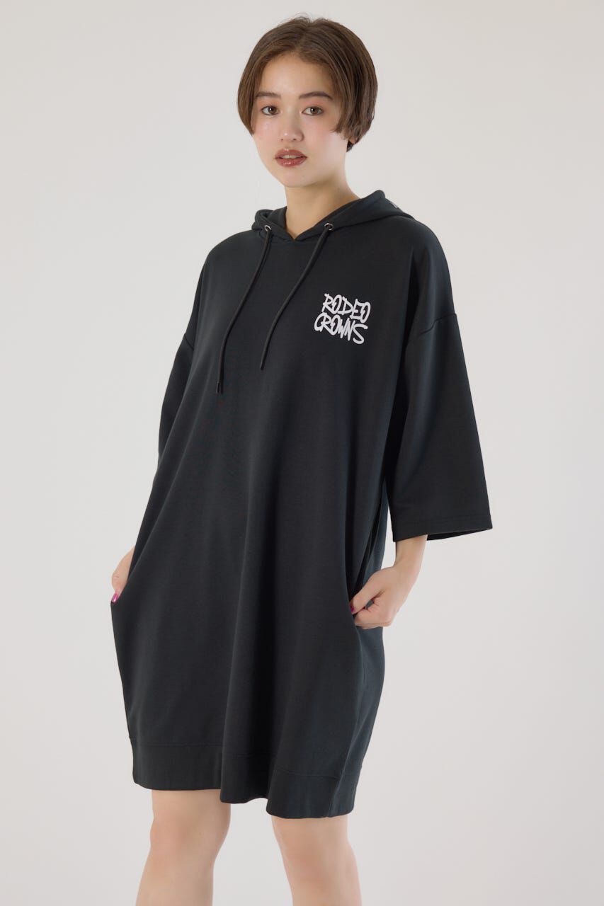 RODEO CROWNS「Right shoulder LOGOパーカーワンピース」|ワンピース|BLK