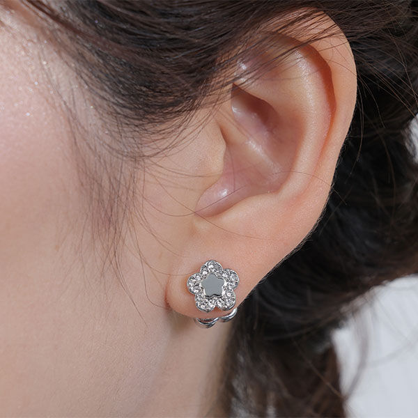 MARY QUANT「ビジューデイジーデュオ ピアス」|ピアス|シルバー