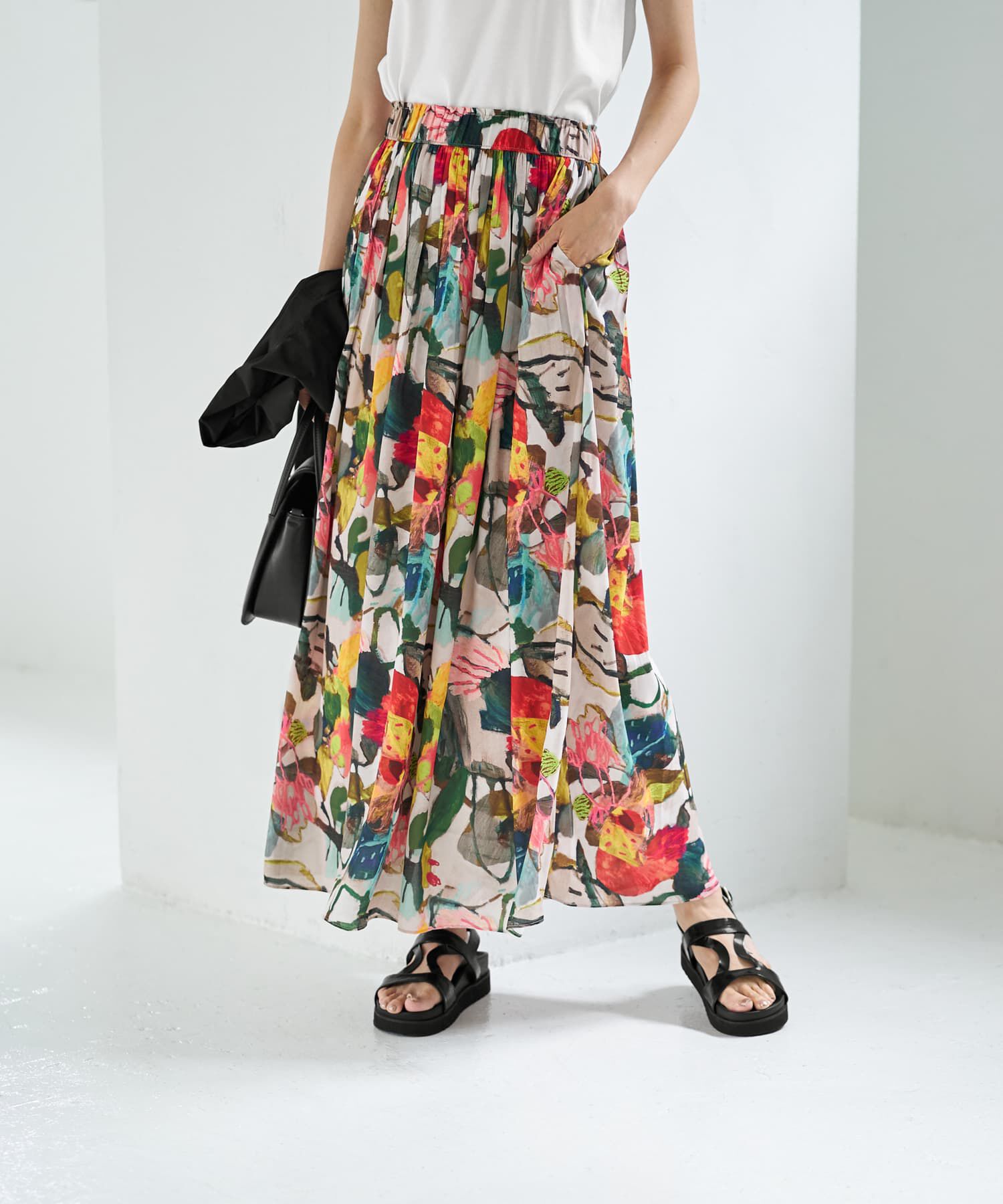 STYLE DELI「【LUXE】リゾートフラワー柄フレアスカート」|スカート|ホワイトミックス