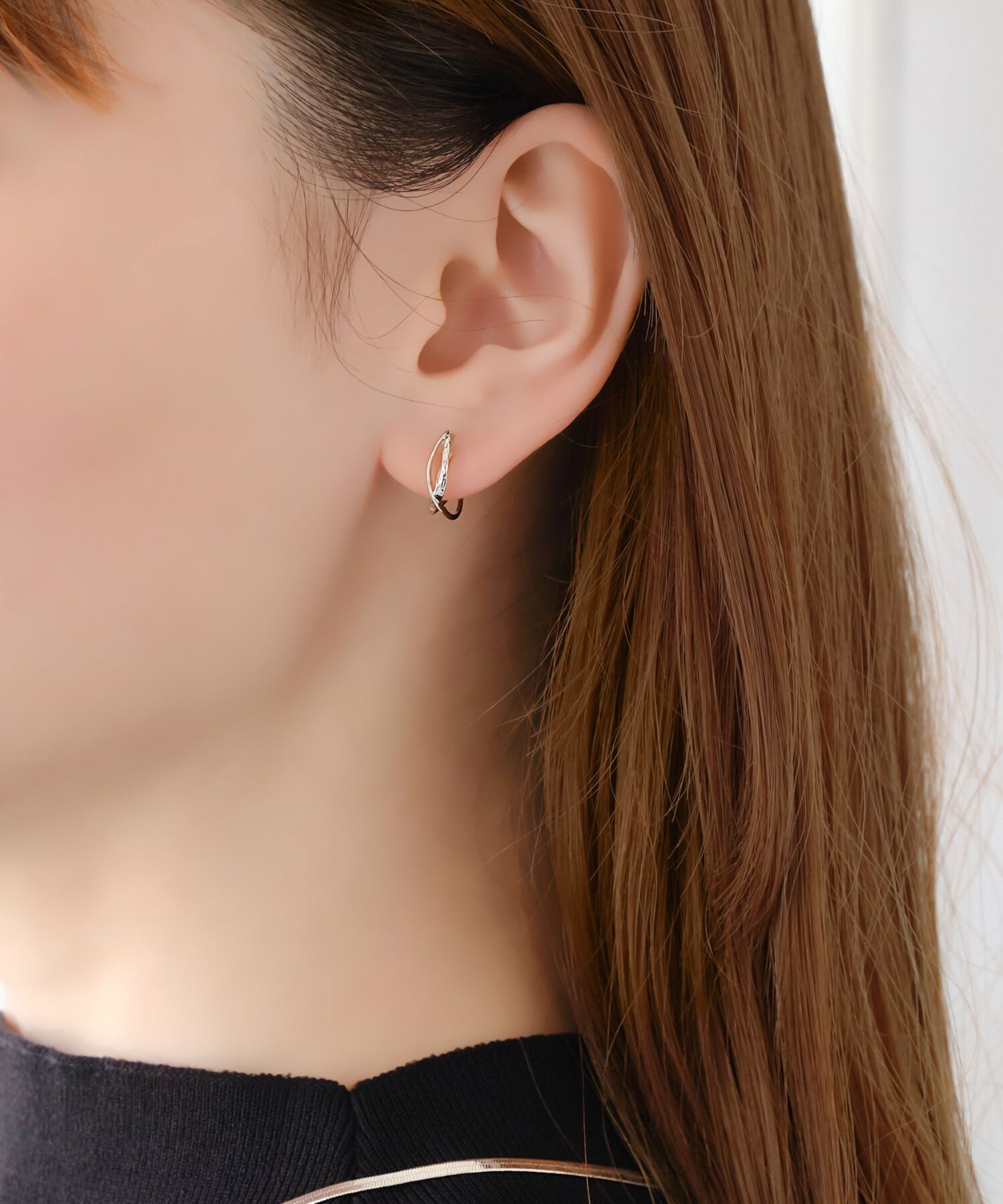 Phoebe「【シリーズ累計販売10000点突破】金属アレルギー対応痛くないシリーズ クリスタルループフィットイヤリング」|イヤリング|