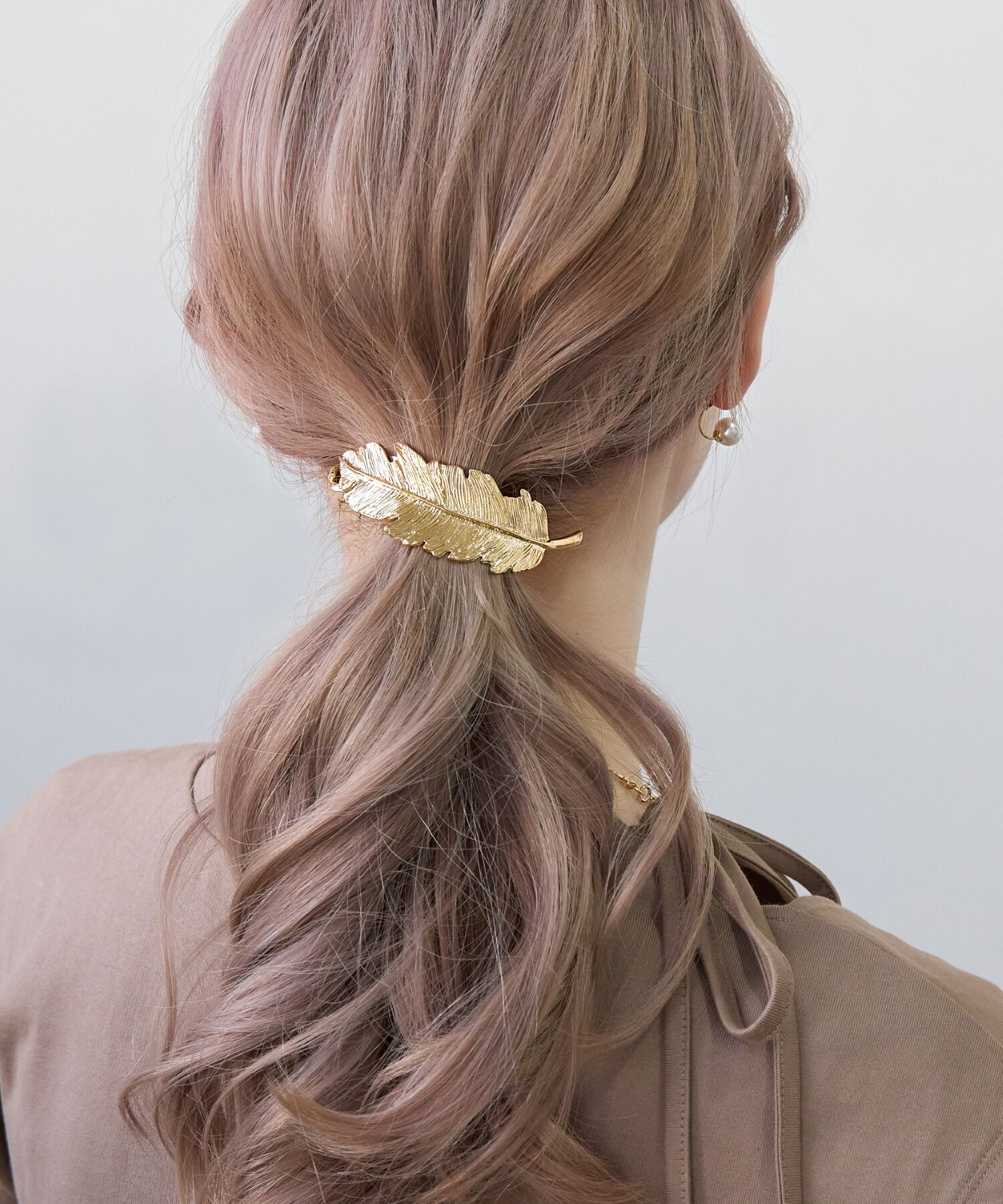 Phoebe「スウィングフェザーヘアバレッタ」|その他|ゴールド