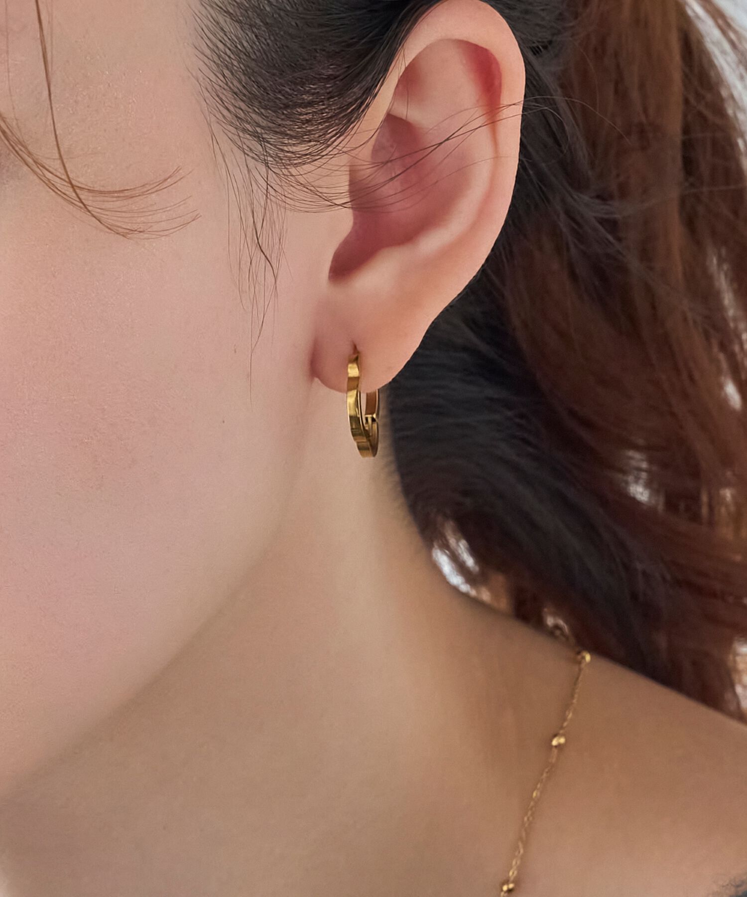 Phoebe「【金属アレルギー対応】フラワーワンタッチフープピアス　ゴールド/サージカルステンレス」|ピアス|