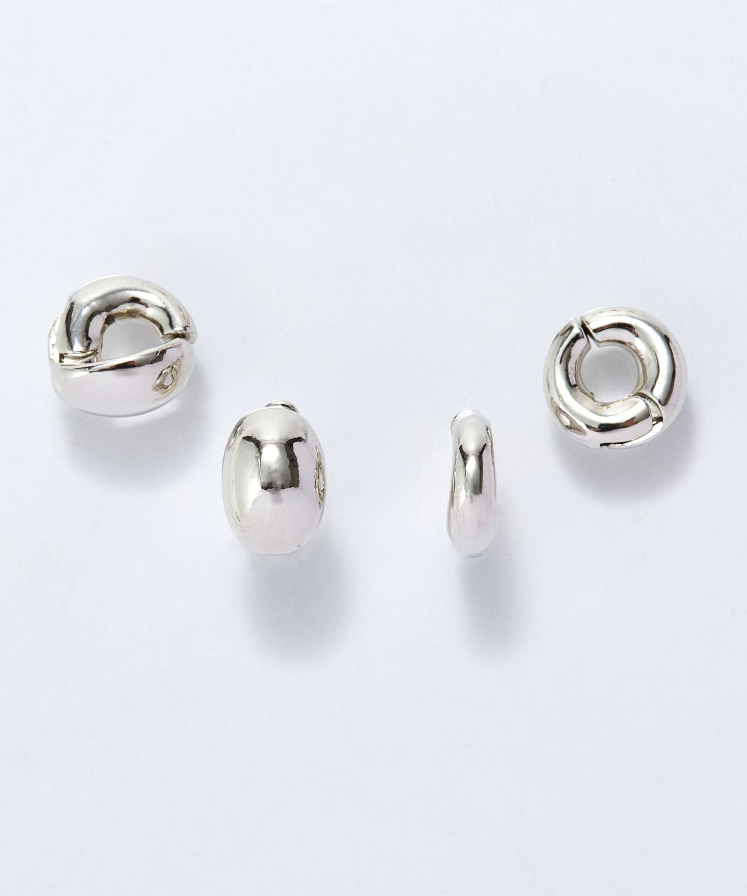 Phoebe「【ピアス見えシリーズ/金属アレルギー対応】オーバルフープスナップイヤリング　シルバー」|イヤリング|