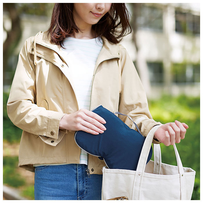 BACKYARD FAMILY「ゲルクッション ハニカム 小型 通販 Wゲル携帯クッション ハネナイト 折りたたみ 携帯 持ち運び」|クッション・クッションカバー|