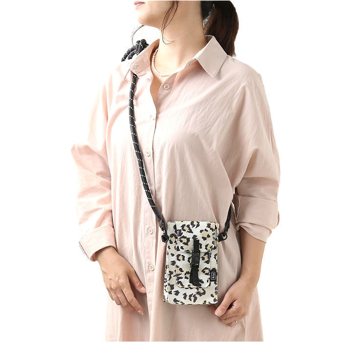 KiU「KiU ショルダーバッグ 通販 キウ K350 600D ウォーターリペレント フォンポーチ」|ショルダー・メッセンジャー|