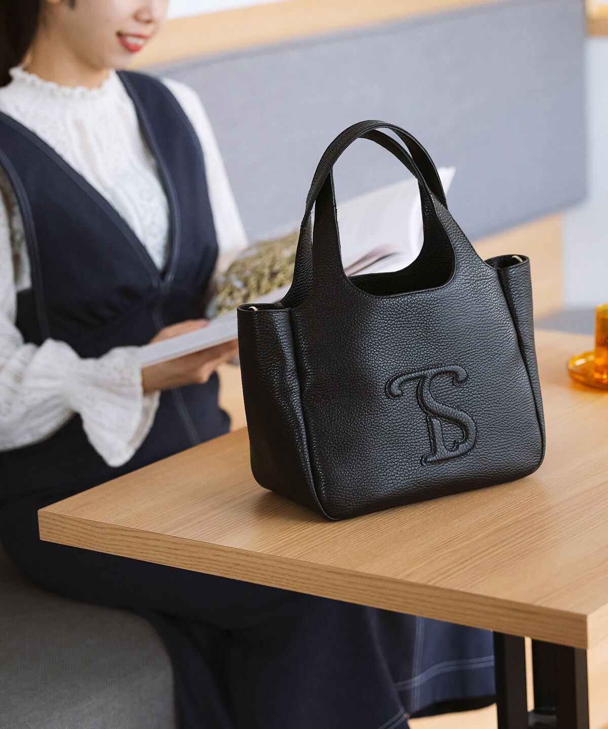 Samantha Thavasa「イタリアンシュリンクレザーバッグ 小サイズ」|ハンドバッグ|