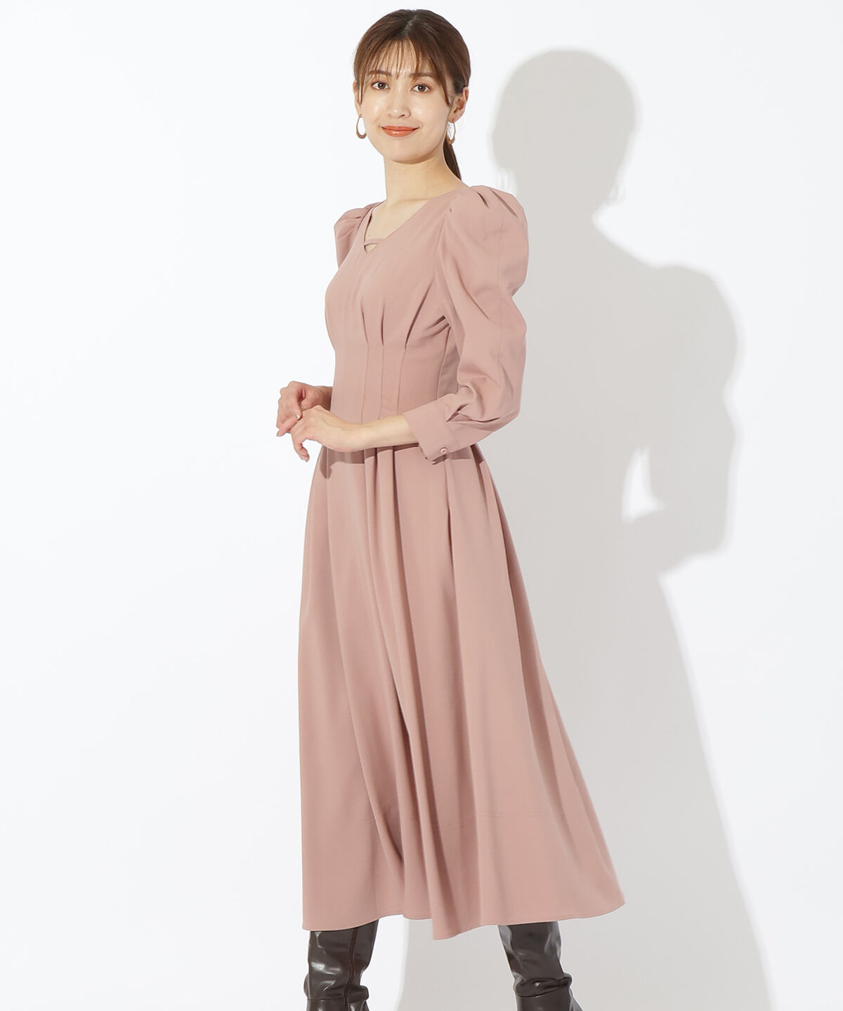 アンドクチュール「ウエストタックバックシャン長袖ワンピース」|ワンピース|