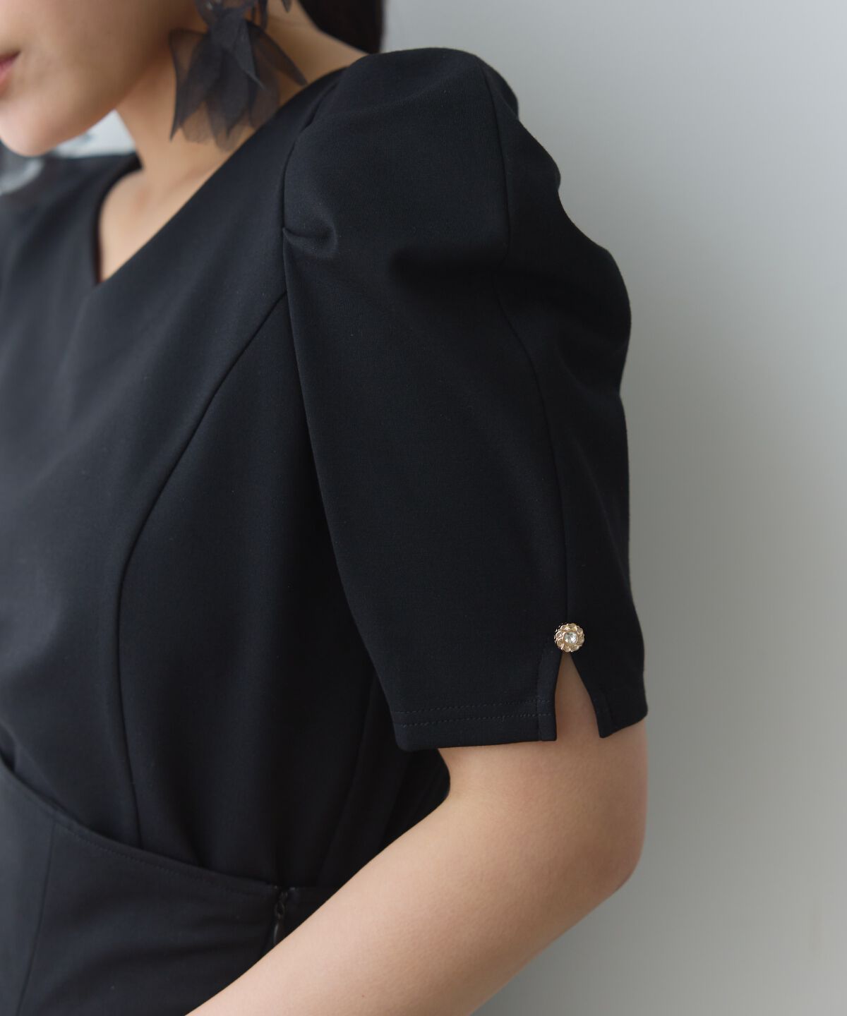 アンドクチュール「パワーショルダービジュープルオーバー」|Tシャツ・カットソー|