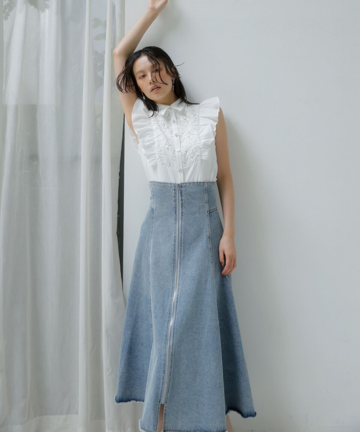 アンドクチュール「肩フリル刺繍シャツ」|シャツ・ブラウス|