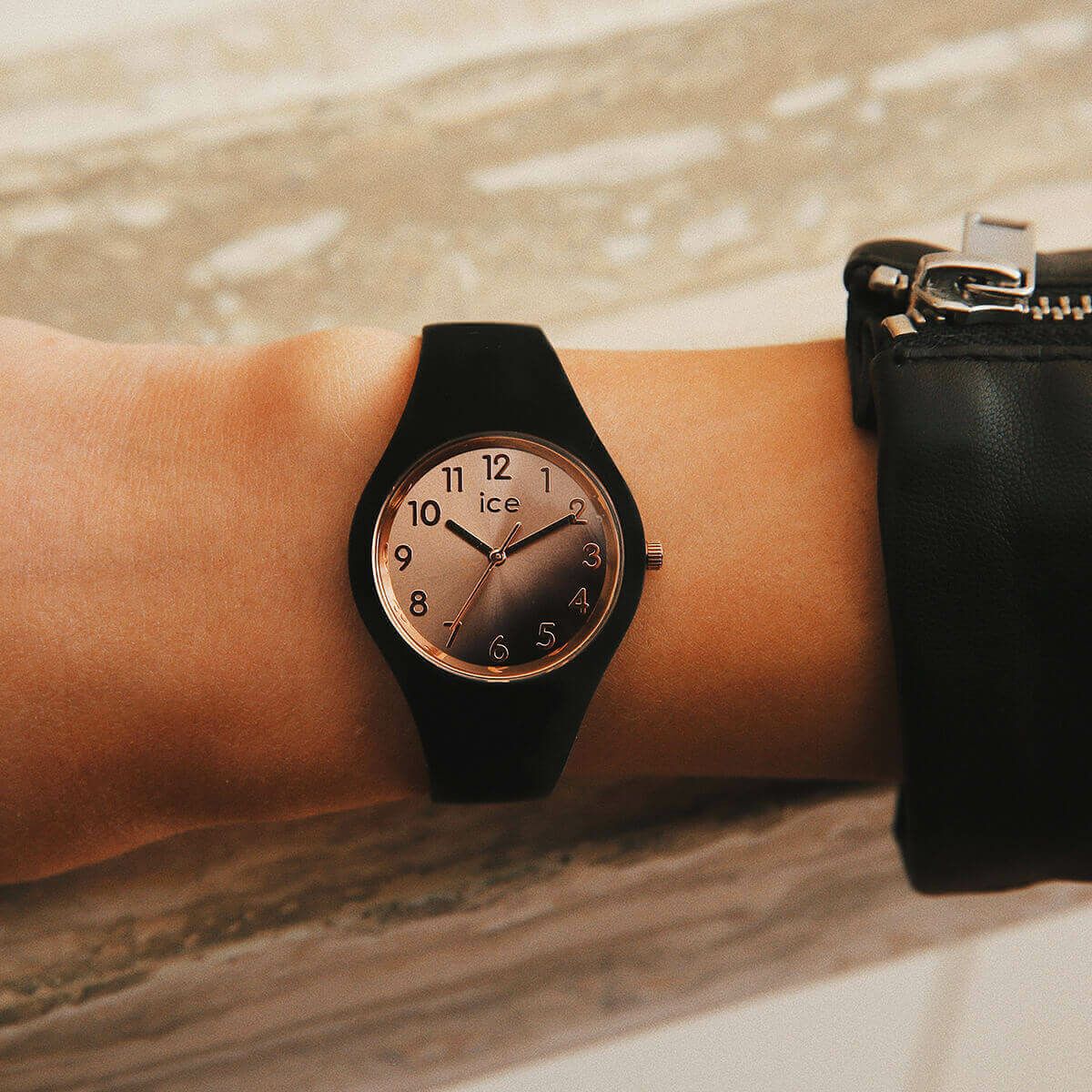ICE-WATCH「〈ICE-WATCH(ｱｲｽｳｫｯﾁ)〉ICE sunset ﾌﾞﾗｯｸ ｽﾓｰﾙ」|腕時計|