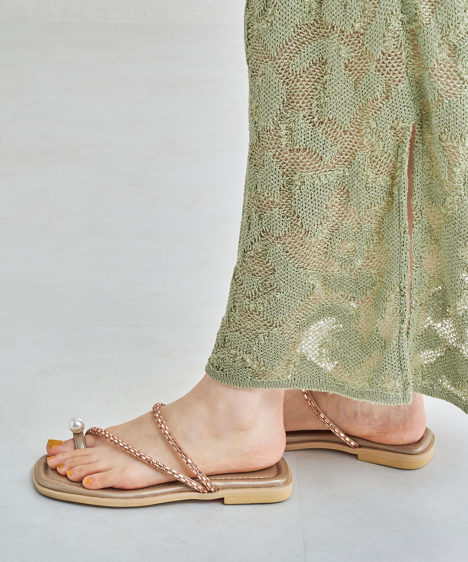 ORiental TRaffic「【トレンド】パールトングフラットサンダル/41246 サンダル」|サンダル|