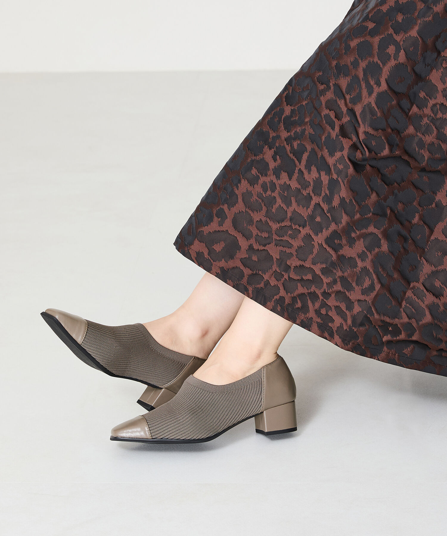 WA Oriental TRaffic「●2024秋冬新作●甲深ニットドッキングパンプス/42309」|パンプス|GREY