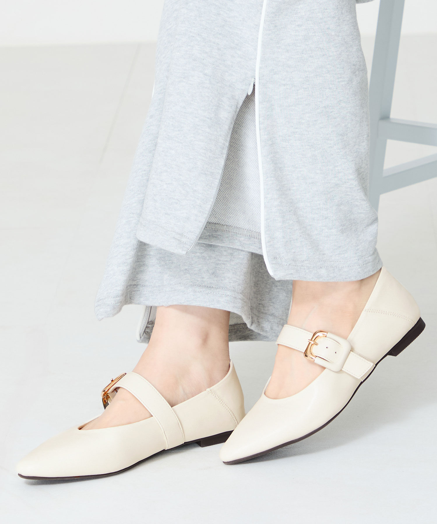WA Oriental TRaffic「●2025春夏新作●配色バックル柔らかフラットパンプス/52118 パンプス フィット クッション 人気 トレンド」|パンプス|WHITE