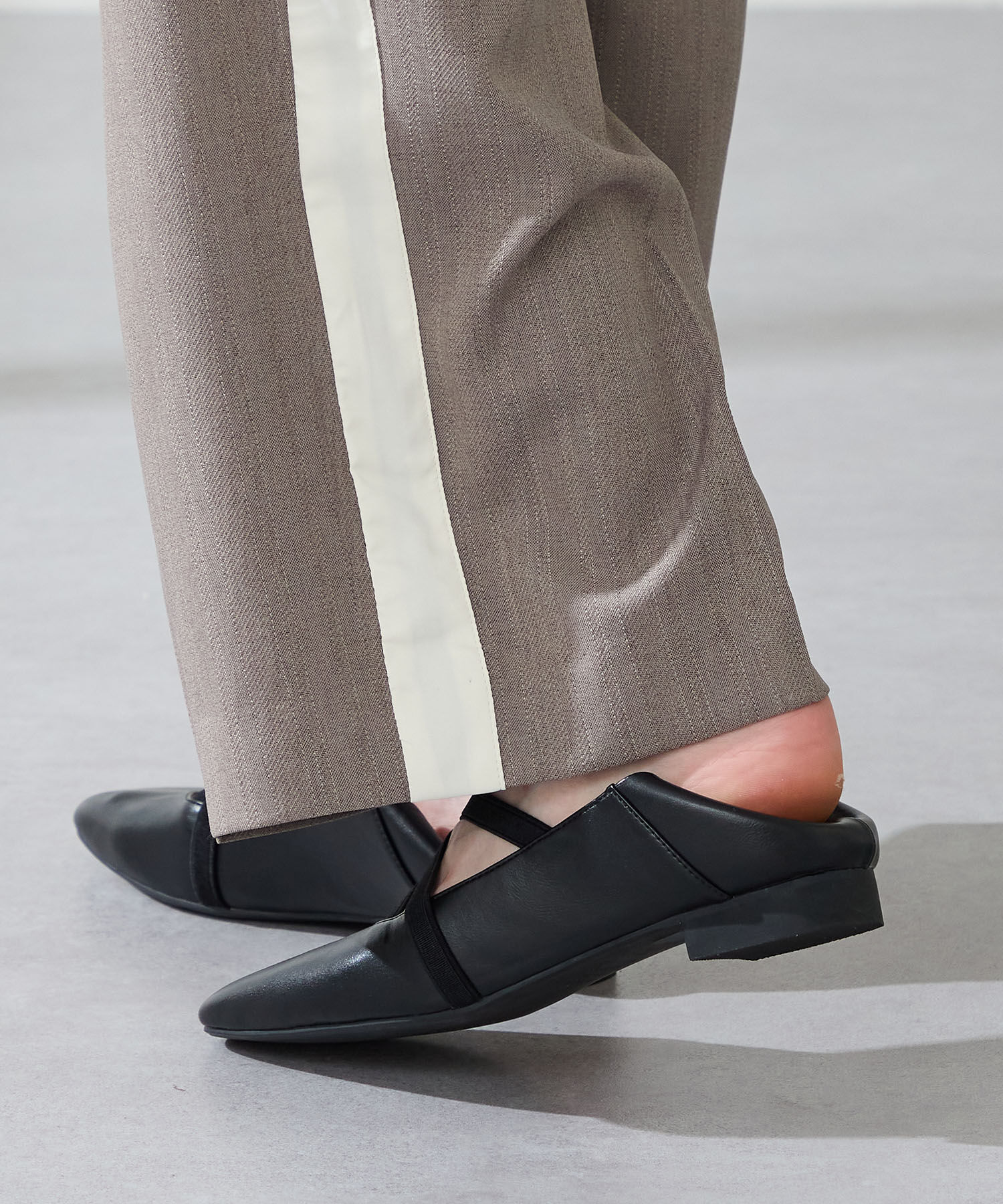 WA Oriental TRaffic「●2025秋冬新作●ゴムストラップフラットパンプス/52305」|パンプス|