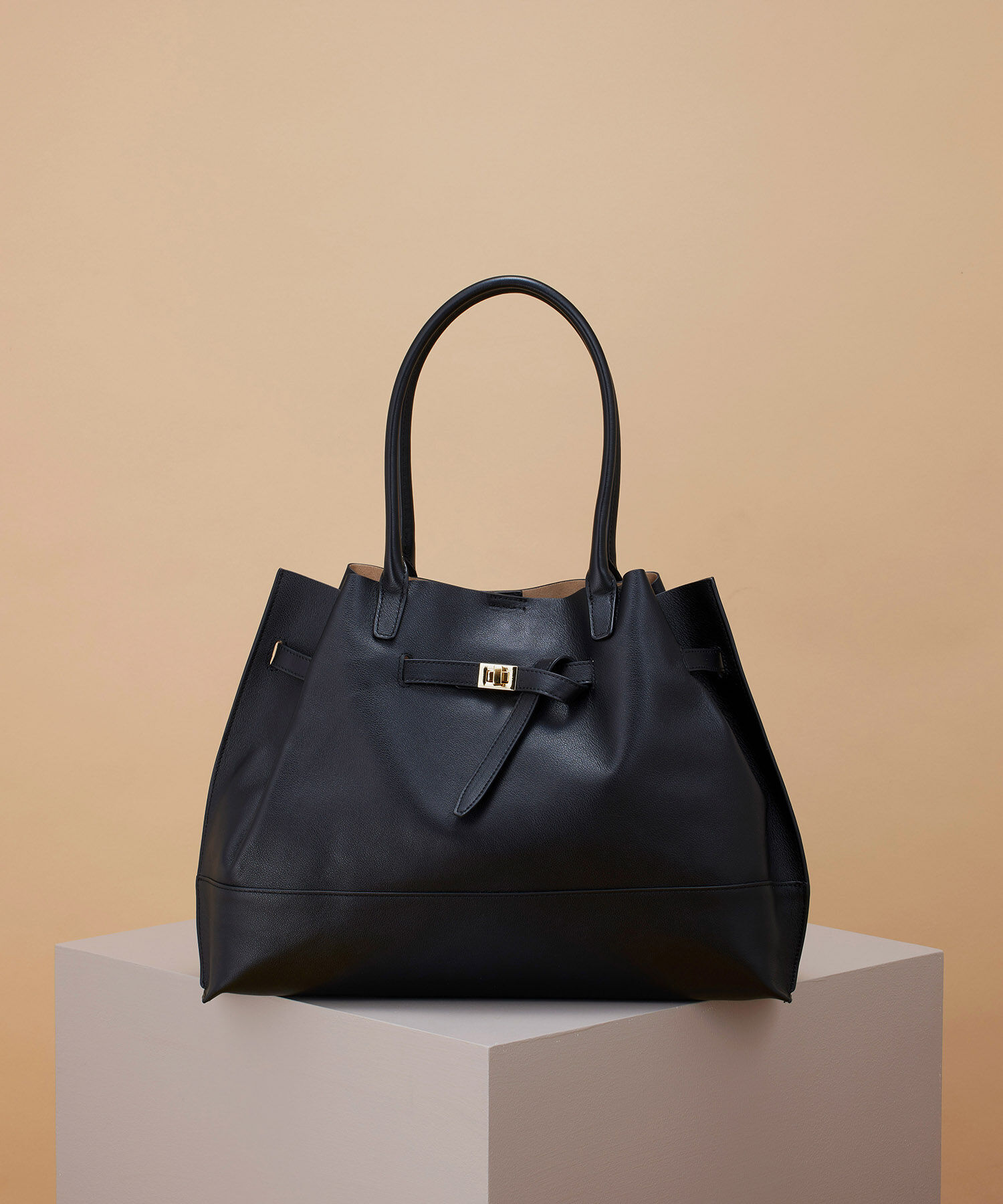 TOPKAPI TREASURE「シュリンクレザー ベルトデザインA4トートバッグ」|トートバッグ|ブラック