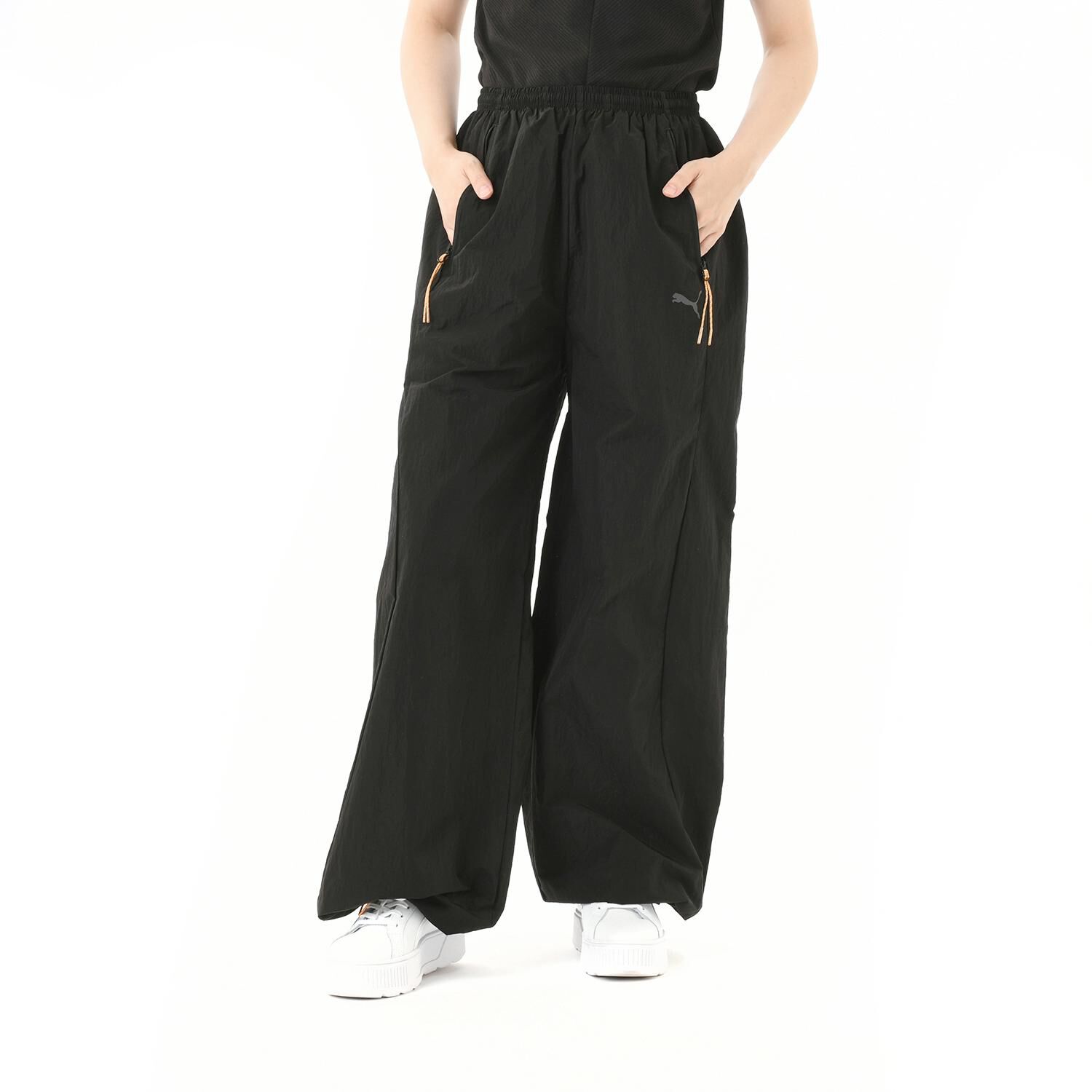 PUMA「【PUMA ｳｪｱ】W DARE TO PARACHUTE PANTS WV」|チノ|ブラック
