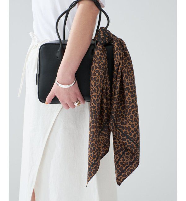 VERMEIL par iena「Le Scarf（レ スカーフ）LEO 80x80 LEO SCARF」|バンダナ・スカーフ|