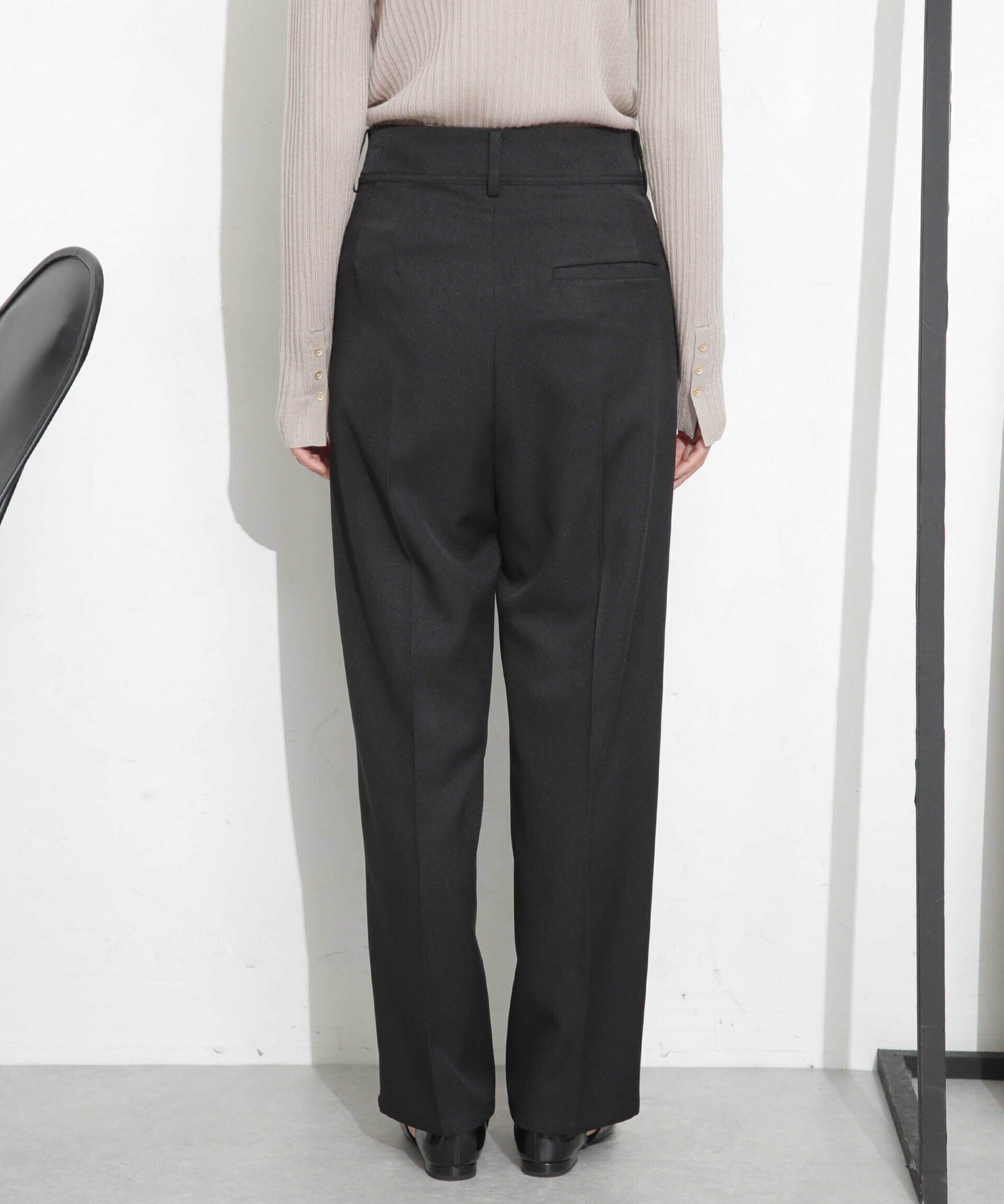 nano･universe「タックテーパードパンツ」|チノ|