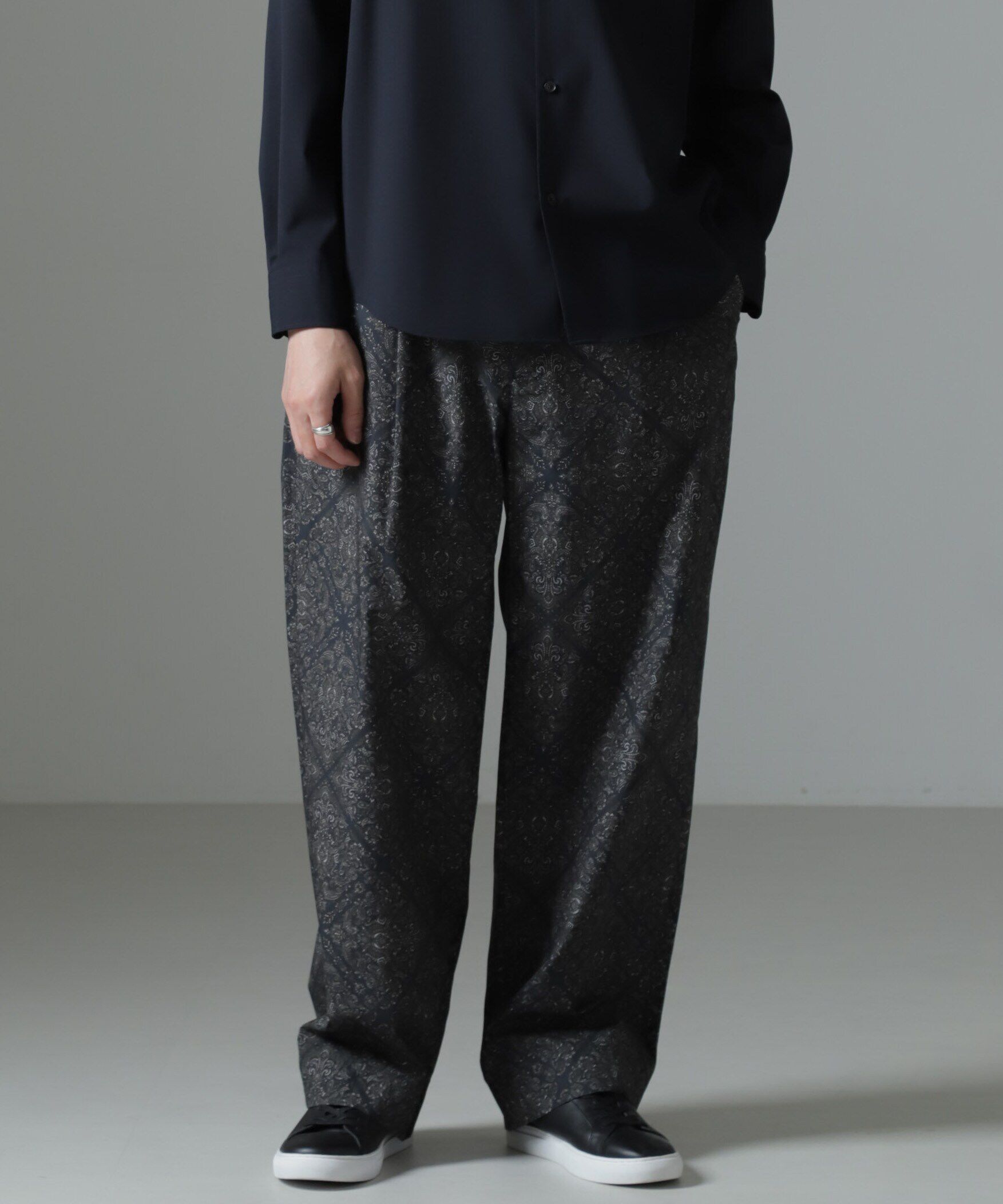 nano･universe「オリジナルパターンイージーパンツ」|チノ|