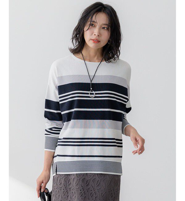 23区「【洗える】コットンポリエステルストレッチ オーバーサイズ ニット」|ニット・セーター|オフ&times;ネイビー