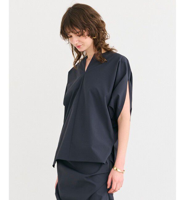 BEIGE,「【接触冷感/UVカット/洗える・BAILA 8.9月合併号掲載】YANN / Vスリットプルオーバーブラウス」|シャツ・ブラウス|Black