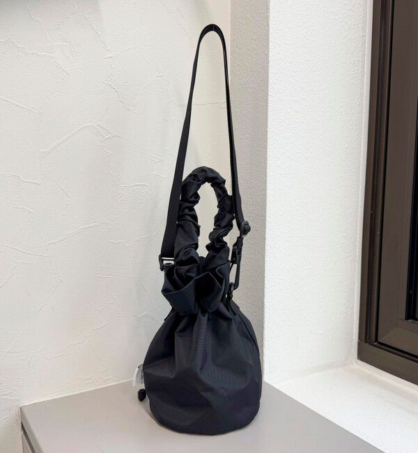 fredy emue「【Drifter/ドリフター】ギャザーハンドル巾着２WAYショルダーバック」|ショルダー・メッセンジャー|