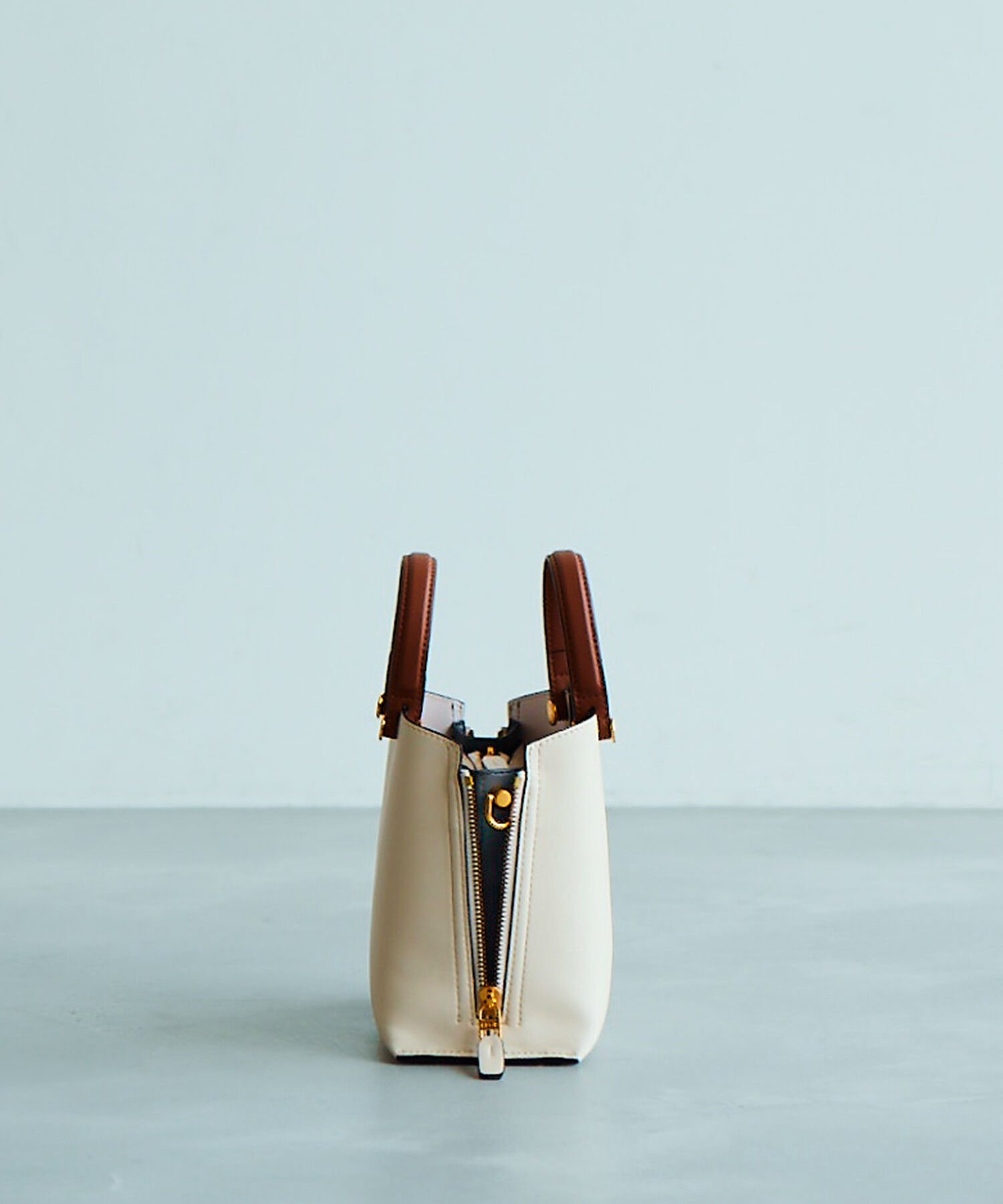 E'POR「【新色追加】【E'POR】 Y BAG Mini【雑誌掲載】」|ハンドバッグ|