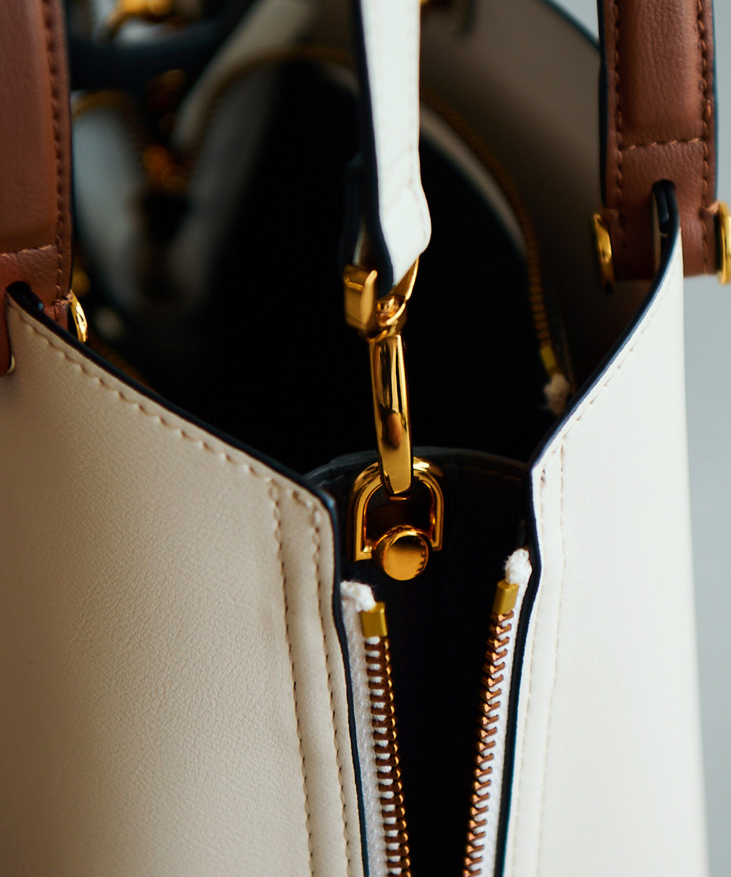 E'POR「【新色追加】【E'POR】 Y BAG Mini【雑誌掲載】」|ハンドバッグ|