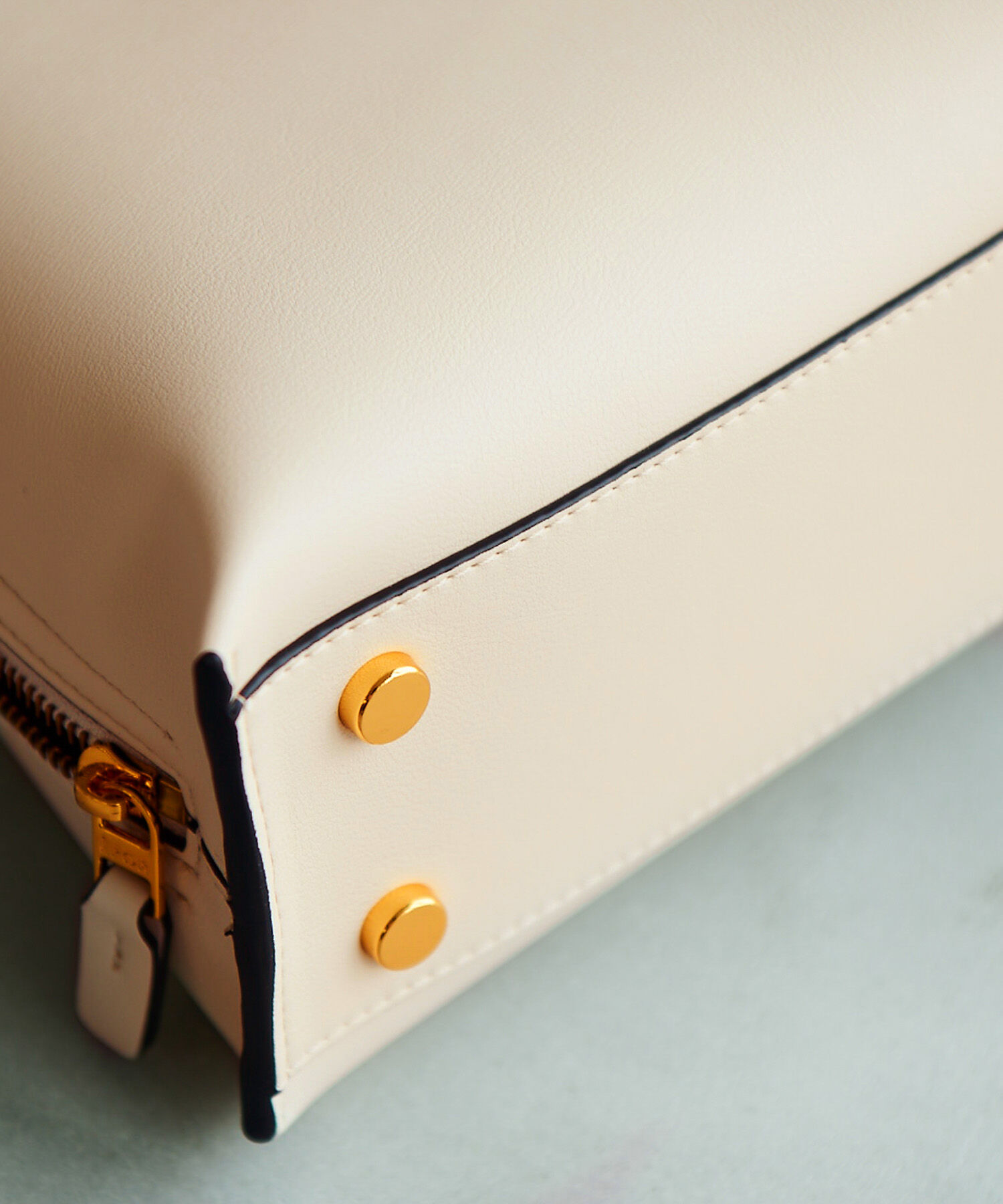 E'POR「【新色追加】【E'POR】 Y BAG Mini【雑誌掲載】」|ハンドバッグ|