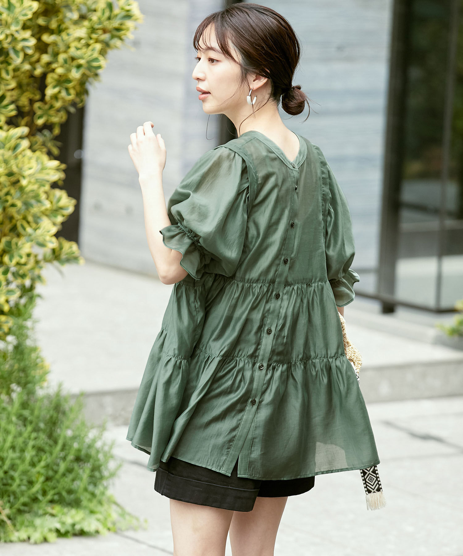 VIS「【前後2WAY】ティアードシアーチュニックブラウス」|シャツ・ブラウス|