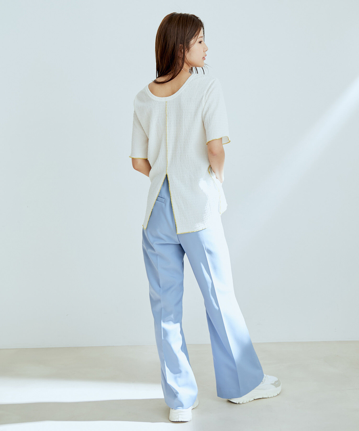 vis-a-vis「【WEB限定】前後２WAY配色メロウスリットフクレジャガードプルオーバー」|Tシャツ・カットソー|