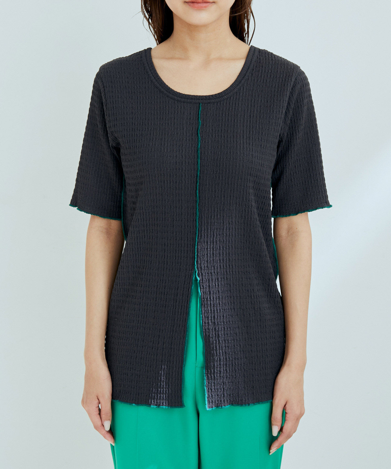 vis-a-vis「【WEB限定】前後２WAY配色メロウスリットフクレジャガードプルオーバー」|Tシャツ・カットソー|