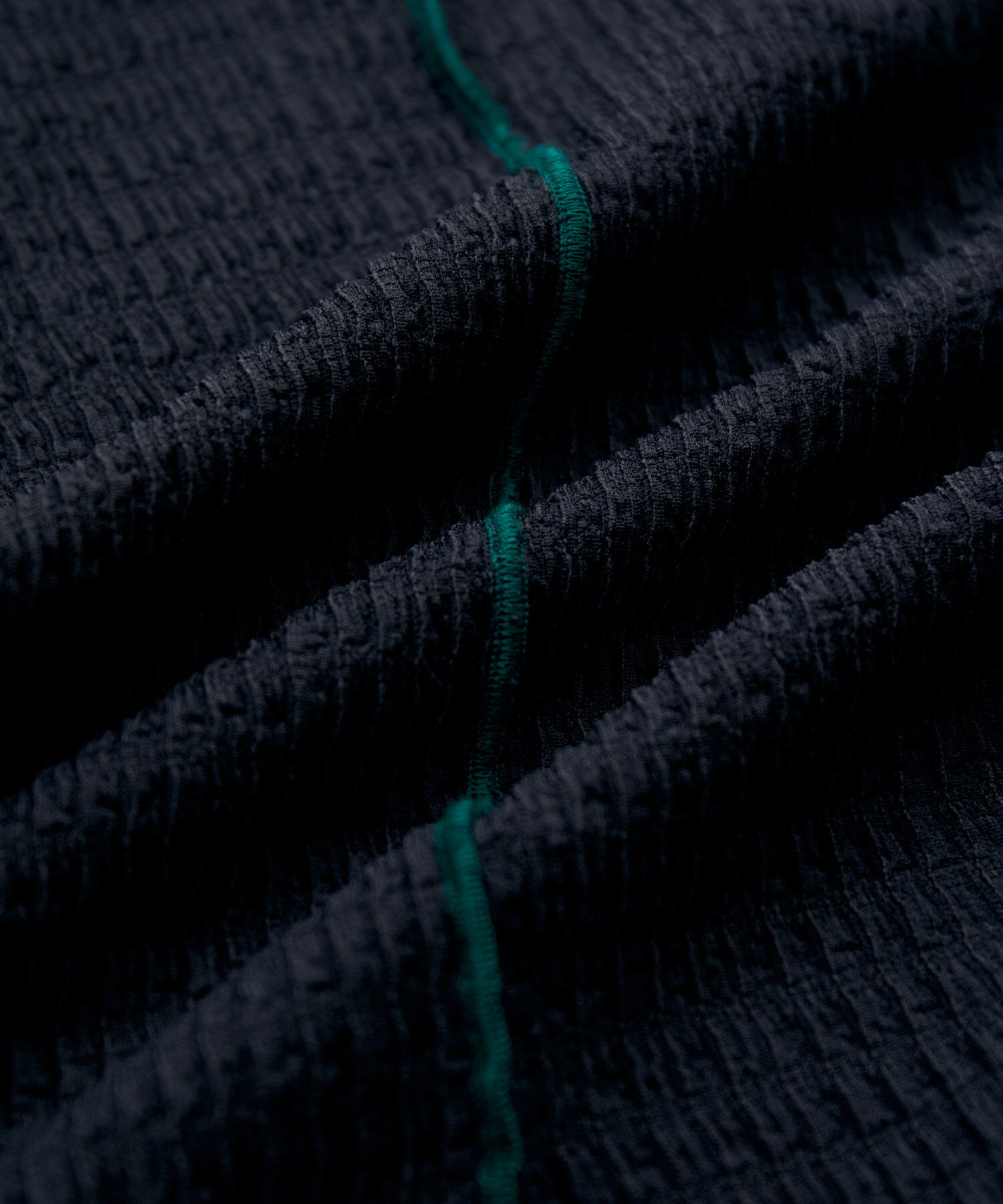 vis-a-vis「【WEB限定】前後２WAY配色メロウスリットフクレジャガードプルオーバー」|Tシャツ・カットソー|