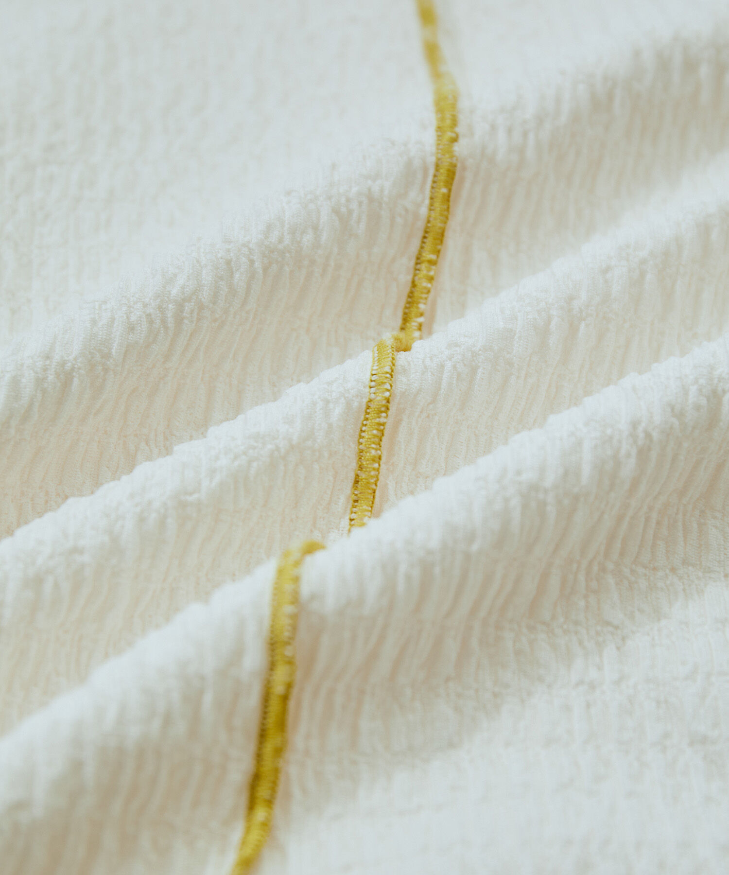 vis-a-vis「【WEB限定】前後２WAY配色メロウスリットフクレジャガードプルオーバー」|Tシャツ・カットソー|