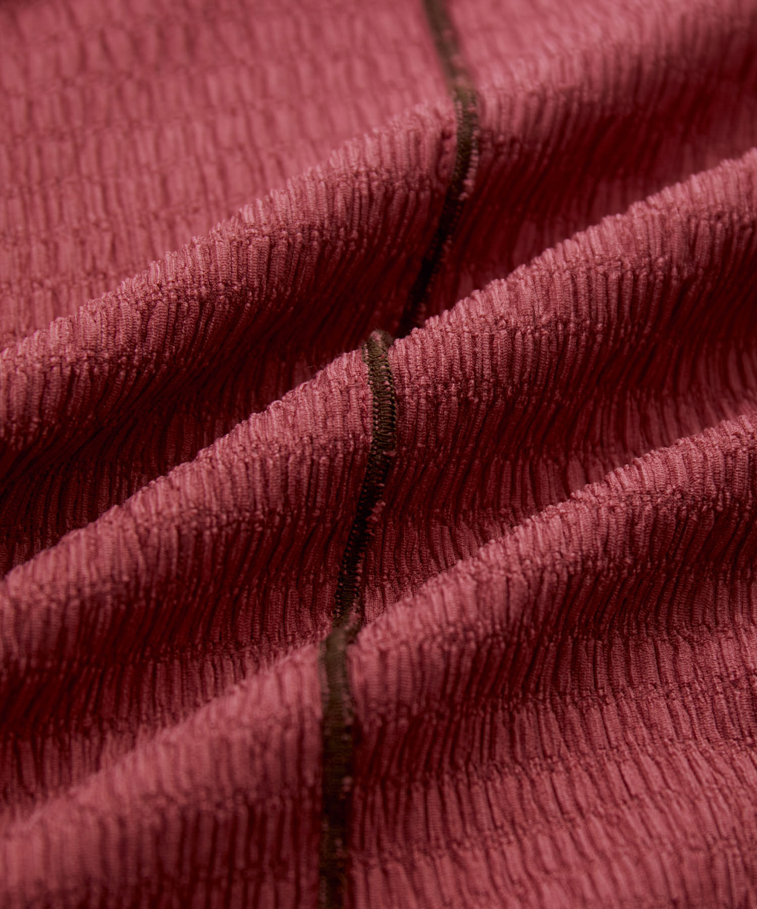 vis-a-vis「【WEB限定】前後２WAY配色メロウスリットフクレジャガードプルオーバー」|Tシャツ・カットソー|