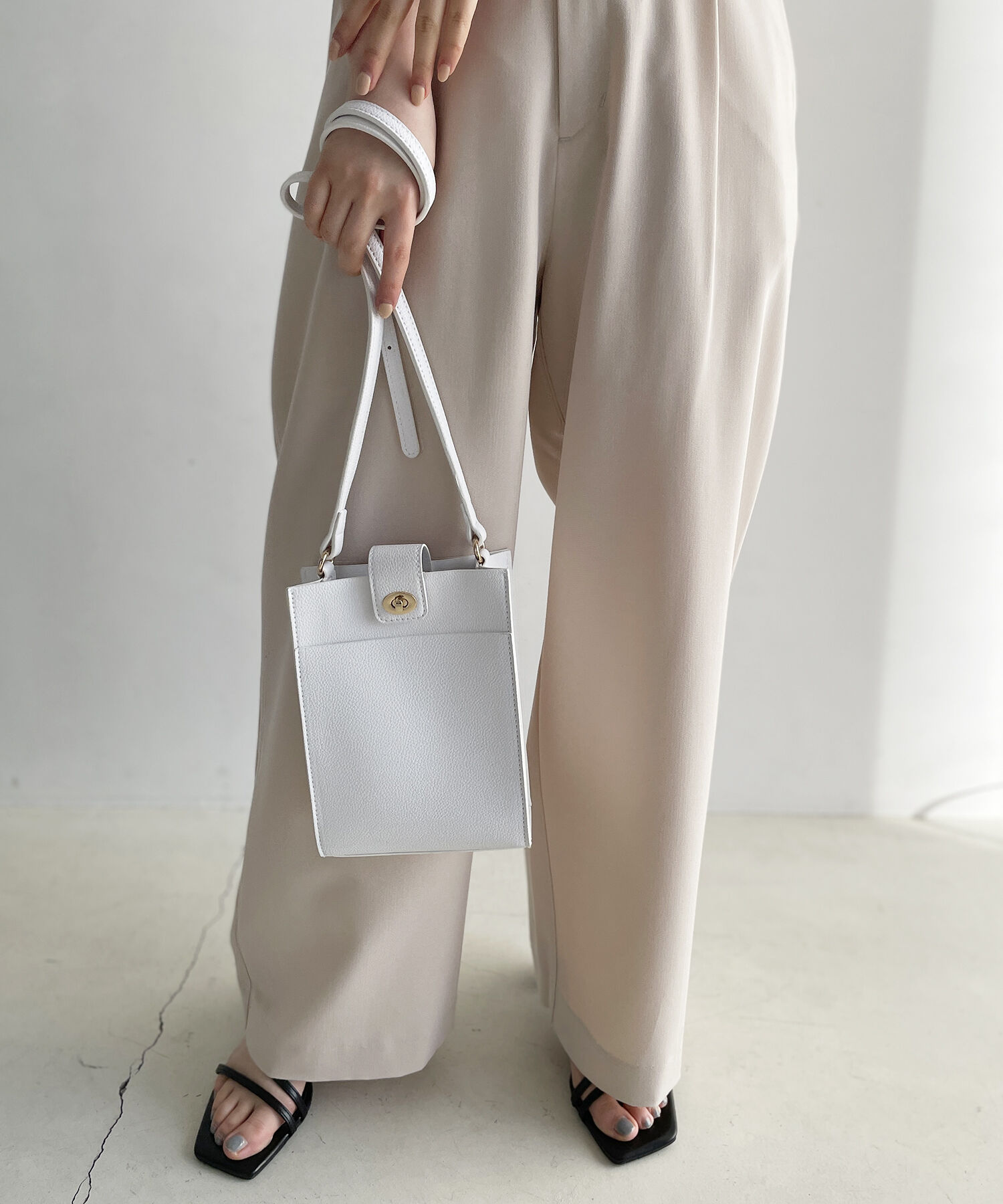 VIS「【新色】バッククリアーポケットマルチショルダーバッグ」|ショルダー・メッセンジャー|オフホワイト(15)