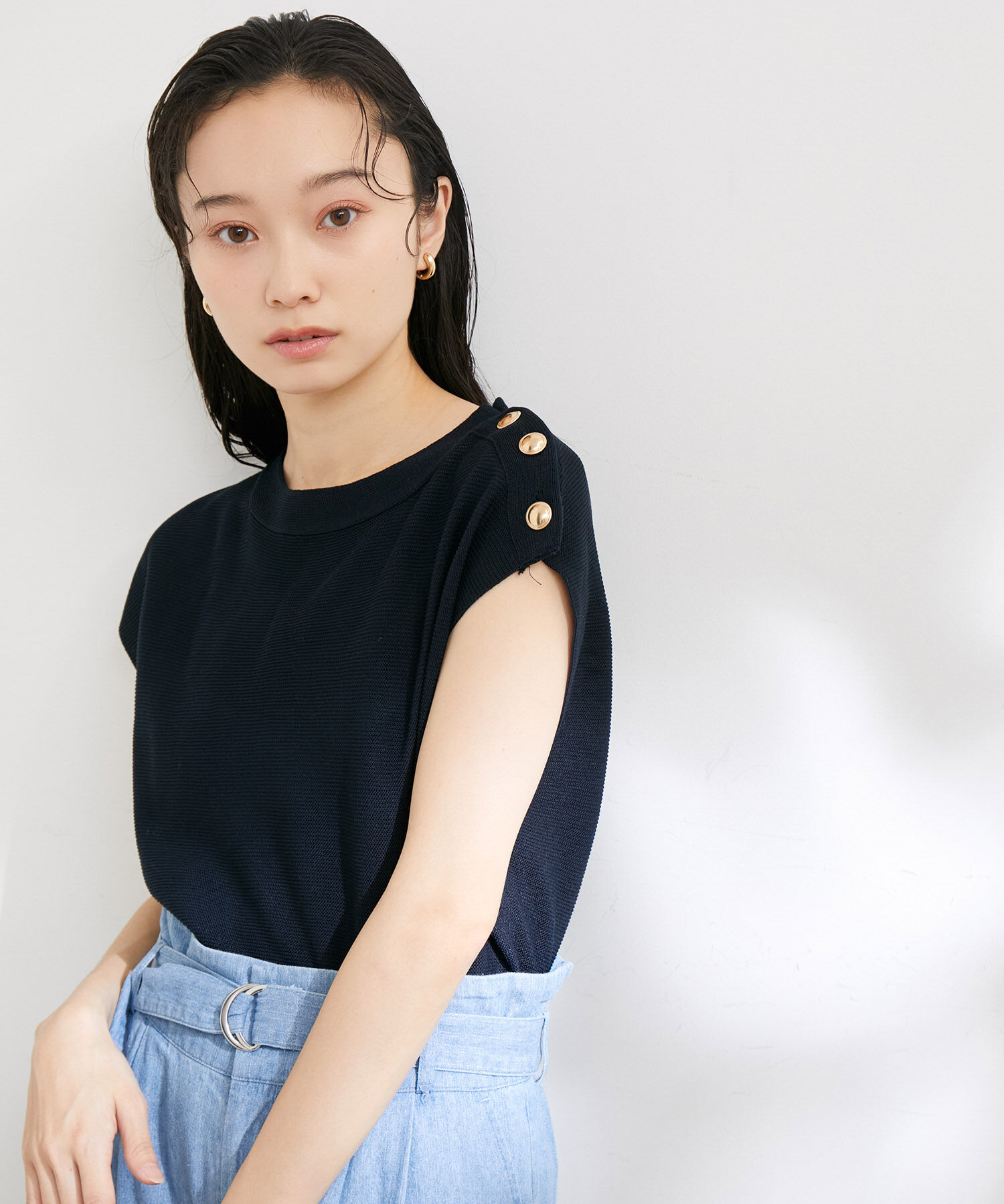 VIS「ゴールド釦アクセントフレンチスリーブニット」|ニット・セーター|