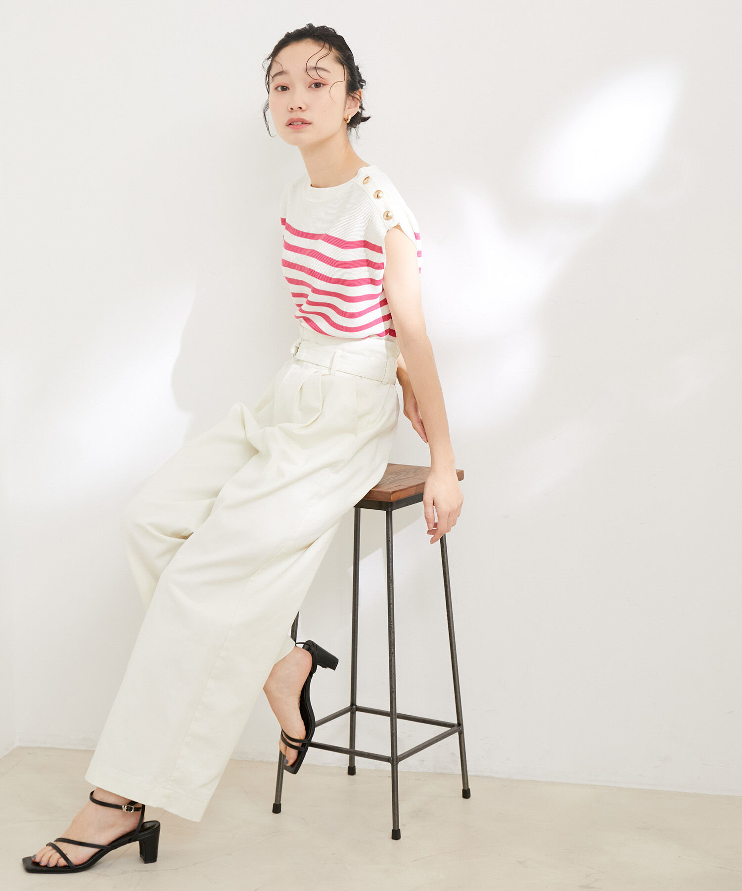 VIS「ゴールド釦アクセントフレンチスリーブニット」|ニット・セーター|