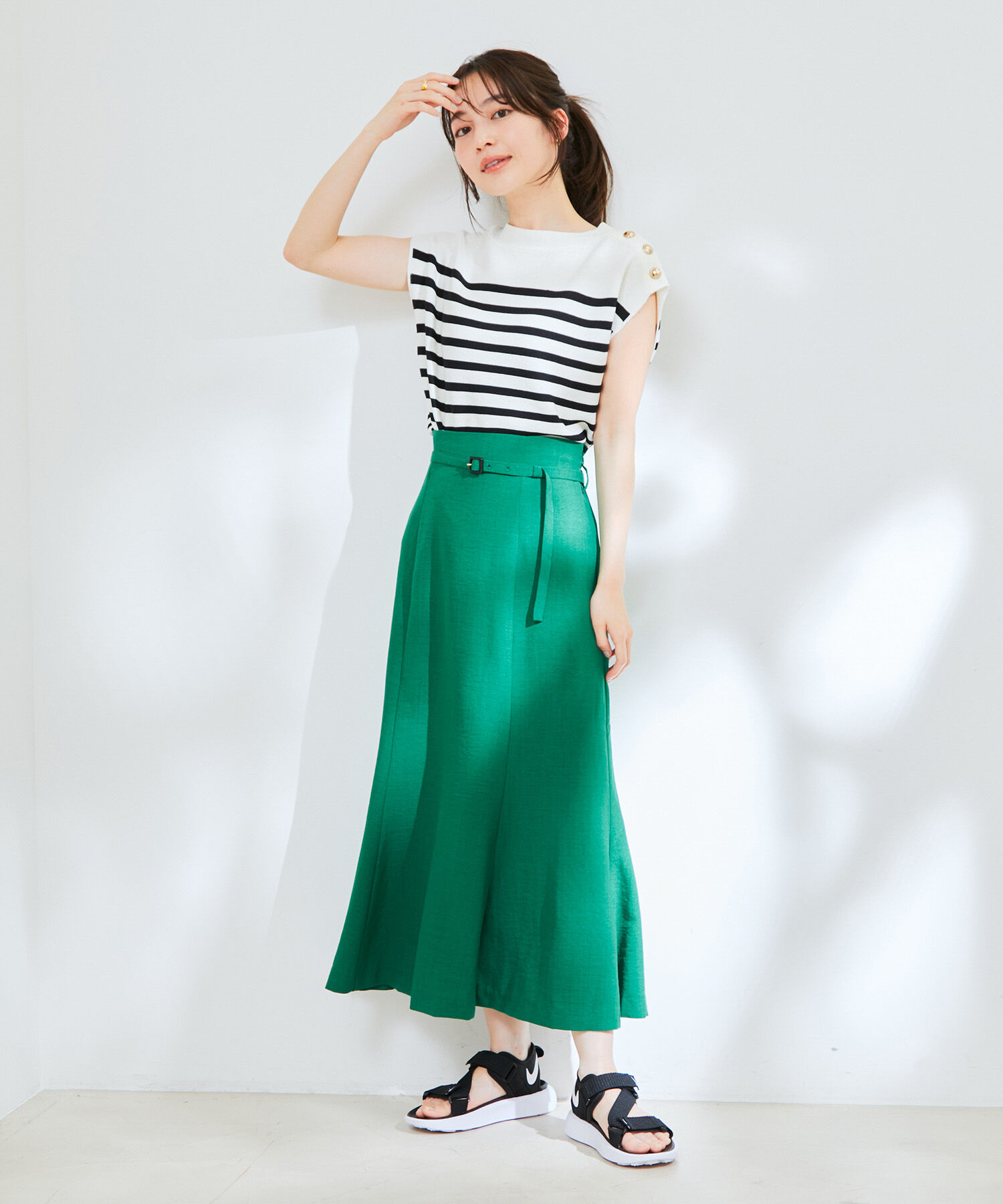 VIS「ゴールド釦アクセントフレンチスリーブニット」|ニット・セーター|