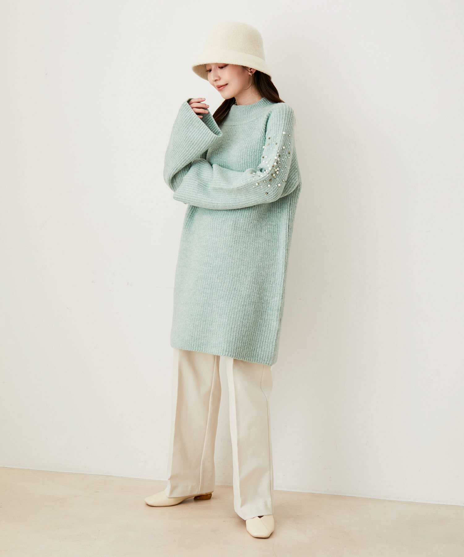 VIS「パール＆ビーズアクセントスリーブミニ丈ニットワンピース」|ワンピース|