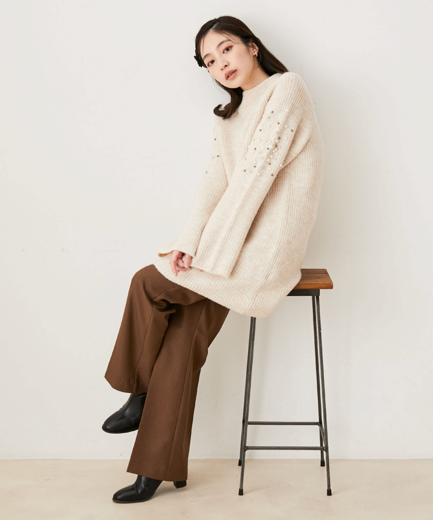 VIS「パール＆ビーズアクセントスリーブミニ丈ニットワンピース」|ワンピース|