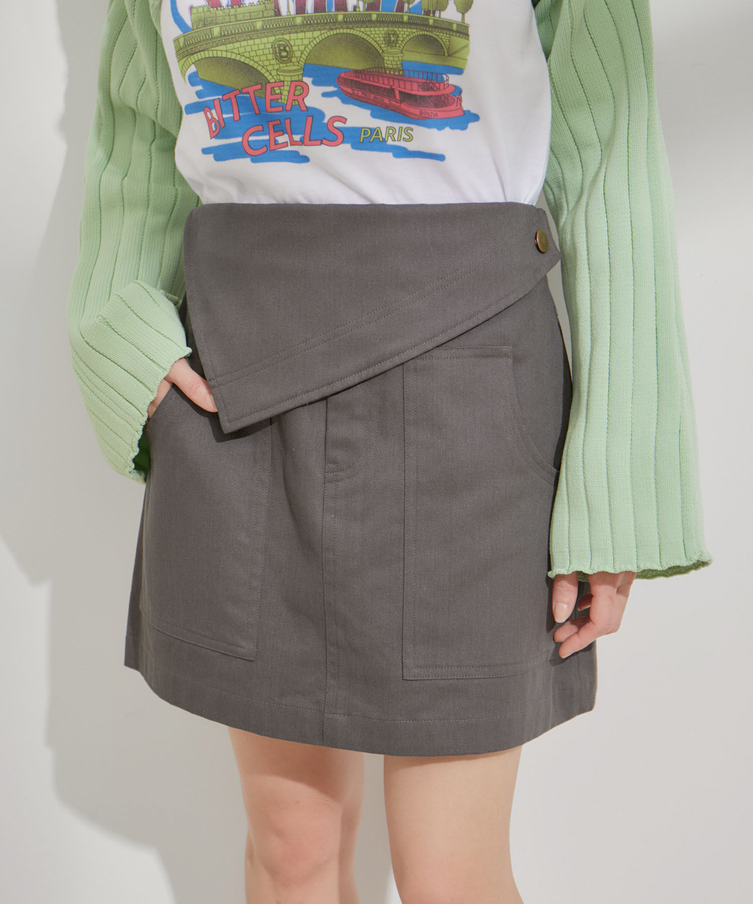 VIS「フラップ付き台形ミニスカート」|スカート|チャコール(06)