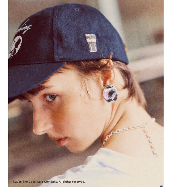 VIS「【Coca-Cola】VIS別注エンブロイダリーキャップ」|キャップ・キャスケット|ブラック(01)