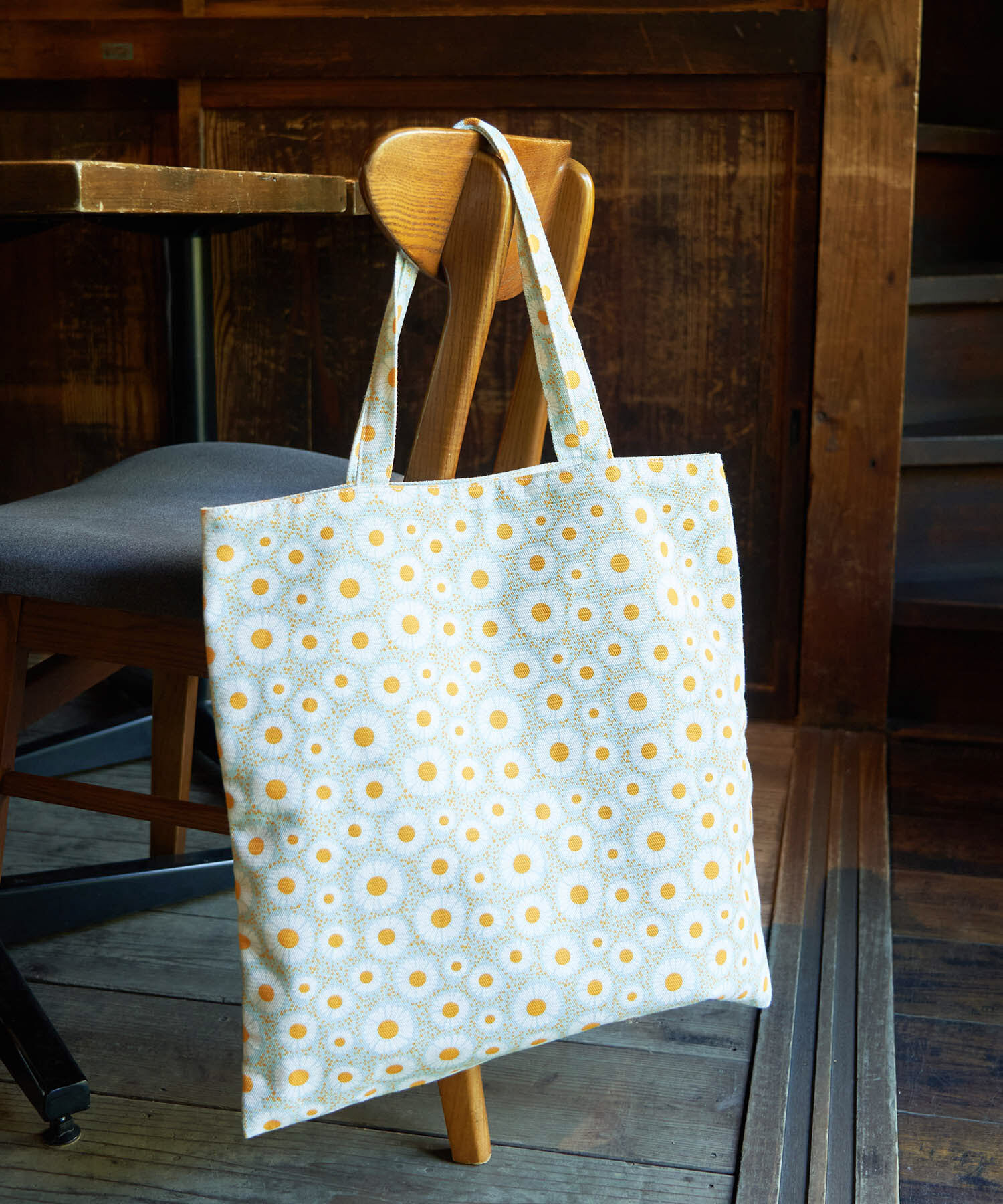 ROPE PICNIC PASSAGE「アデリアレトロ&times;ROPE' PICNIC/レトロ柄トートバッグ」|トートバッグ|サックス(48)