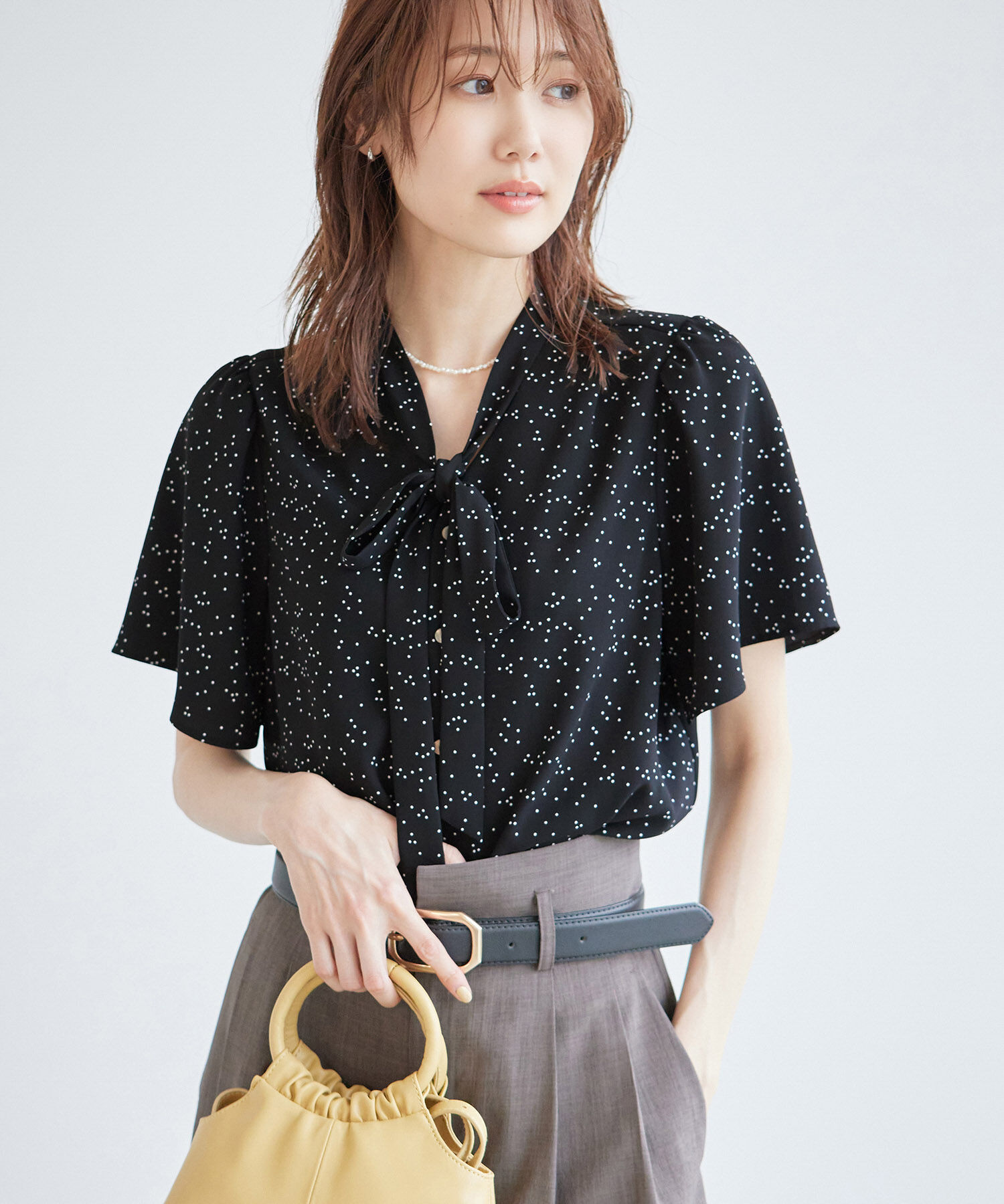 Rope&rsquo;Picnic「【ご好評につき追加生産&新色追加】サラサラリボンハーフスリーブブラウス」|シャツ・ブラウス|ブラック(01)