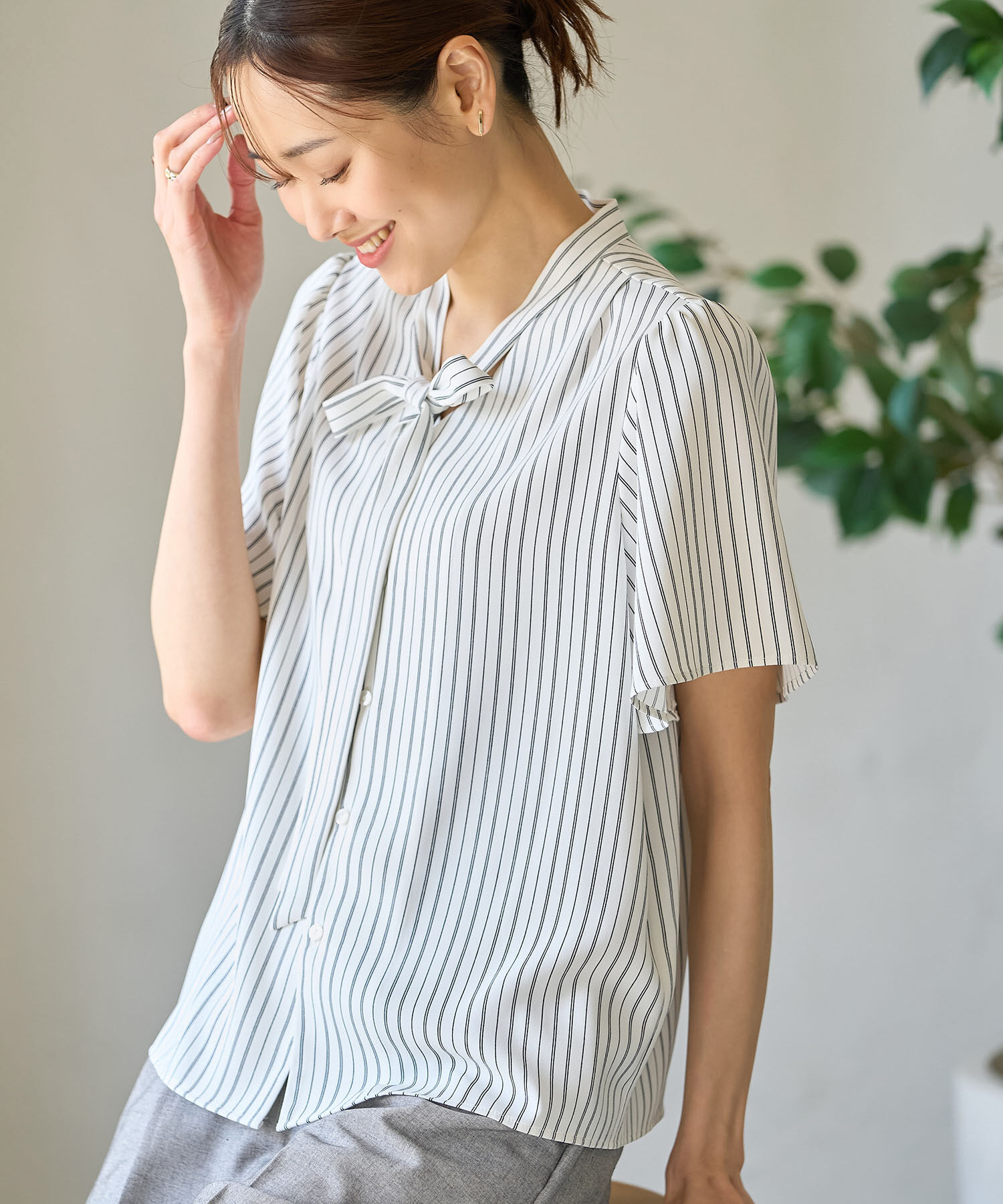 Rope&rsquo;Picnic「【ご好評につき追加生産&新色追加】サラサラリボンハーフスリーブブラウス」|シャツ・ブラウス|キナリ系(17)