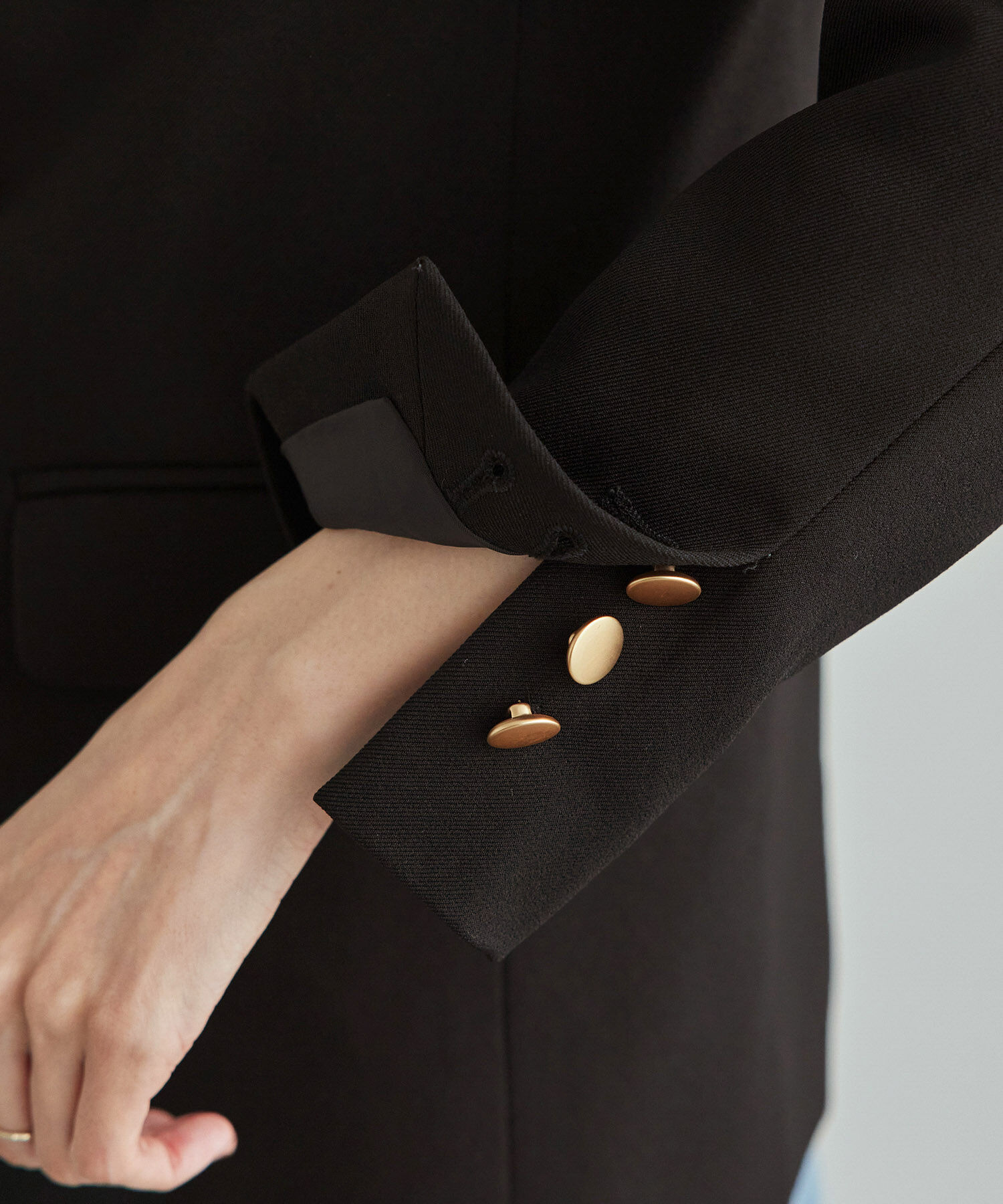 Rope&rsquo;Picnic「ウールライクサージ金ボタンジャケット(肩パットあり・半裏地)/セットアップ対応・リンクコーデ」|テーラードジャケット|